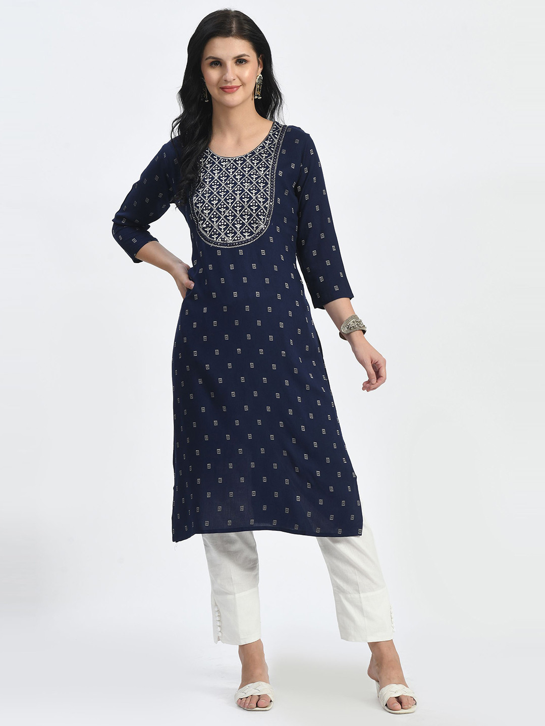 MAURYA Embroidered Round Neck Kurta