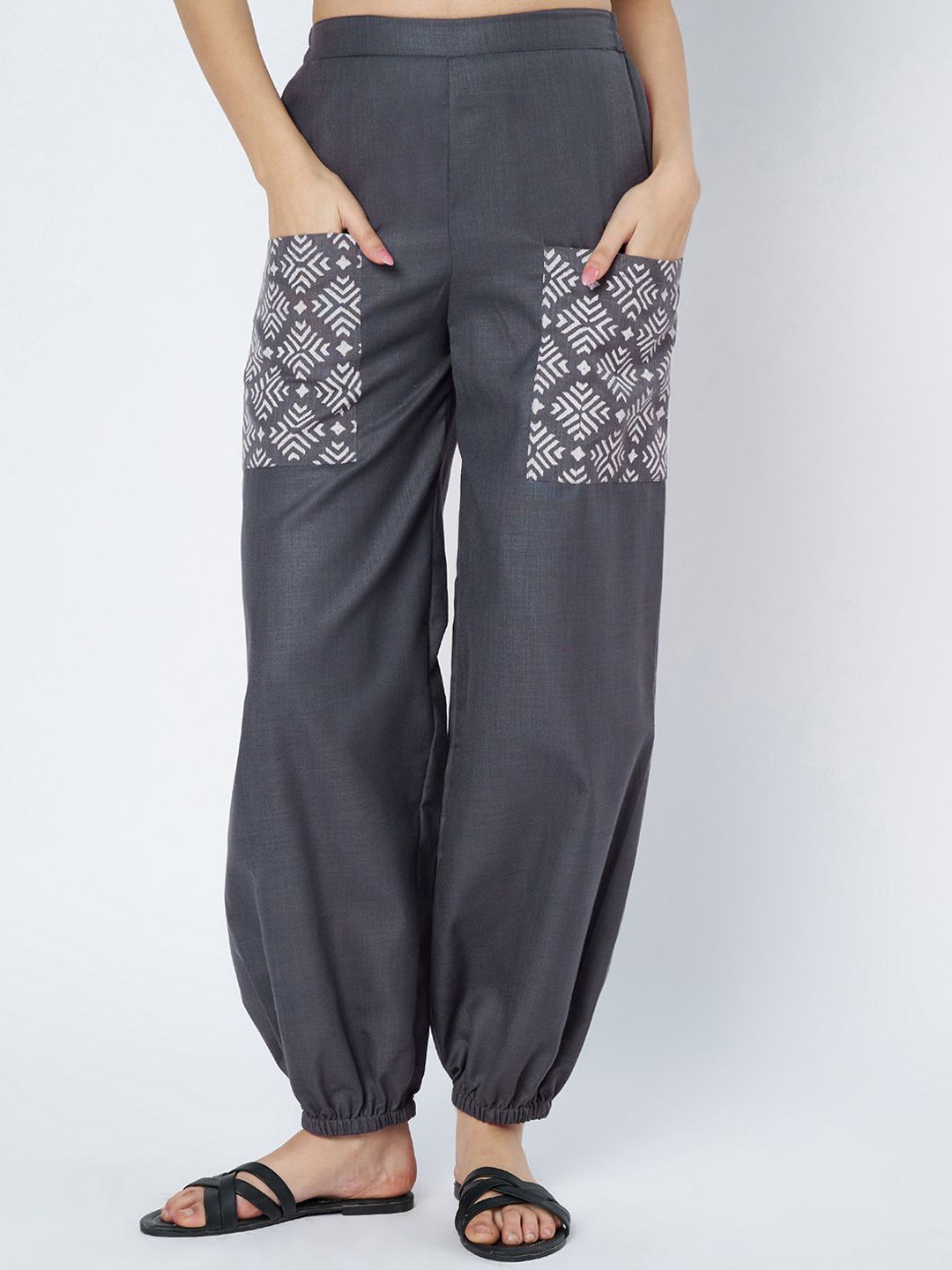 9rasa Women Smart Loose Fit High-Rise Easy Wash Trousers