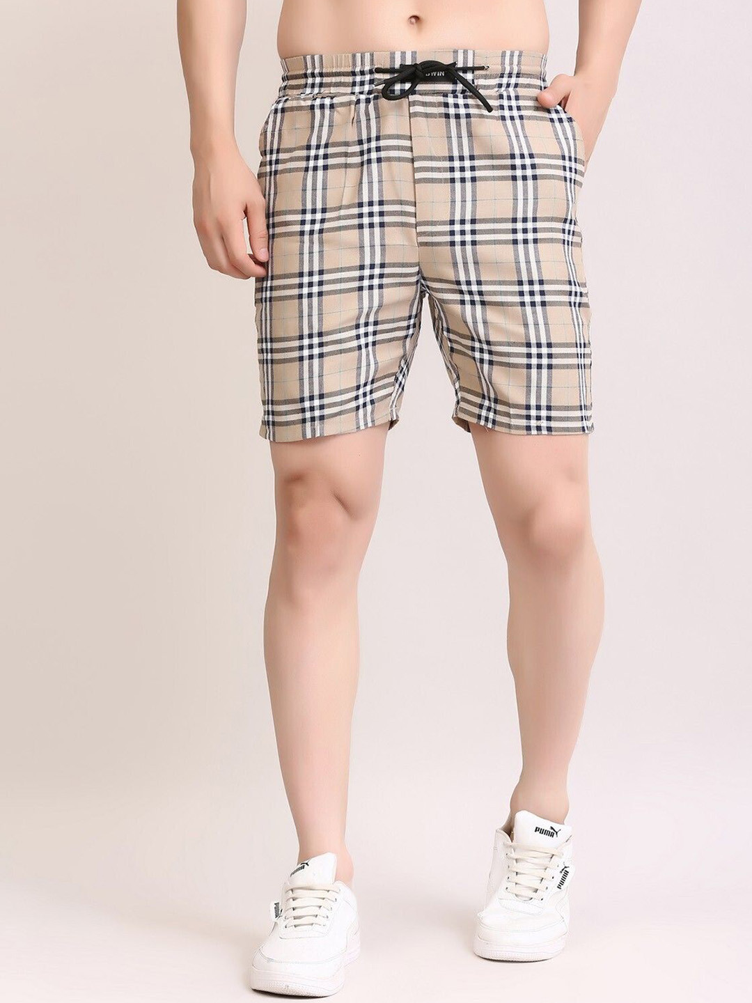 CLUBWIN Men Checked Low-Rise Shorts
