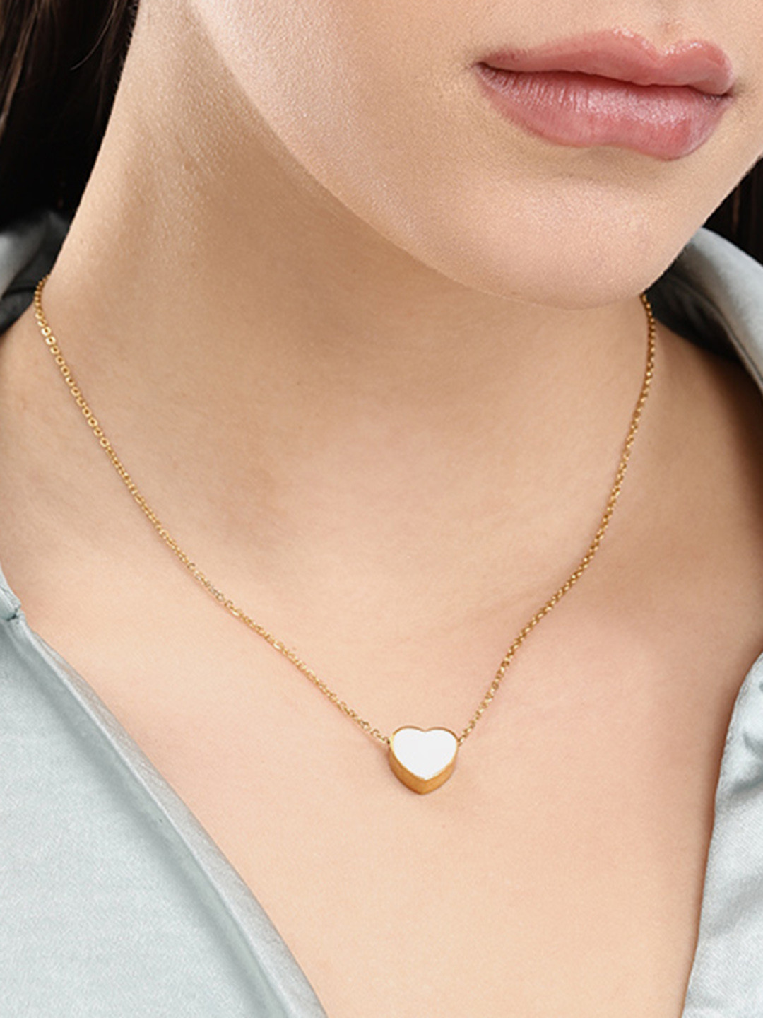 DressBerry Heart Shape Chain Necklace