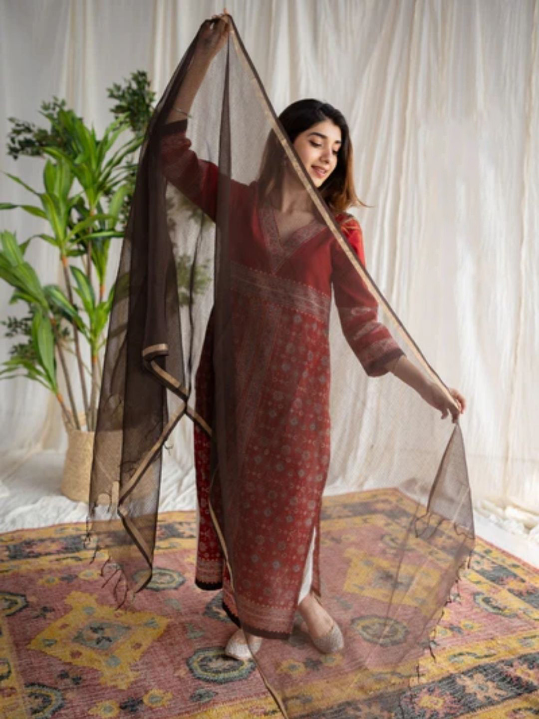 THE INDIAN ETHNIC CO Dark Brown Kota Doria Cotton Dupatta with Gold Zari Border