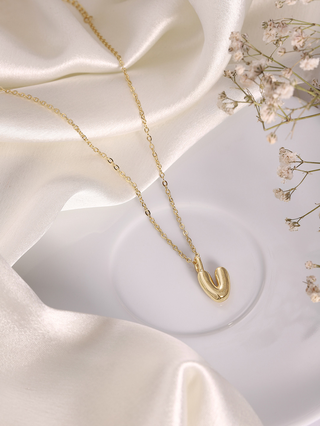 DressBerry V-Alphabet Pendent With Chain