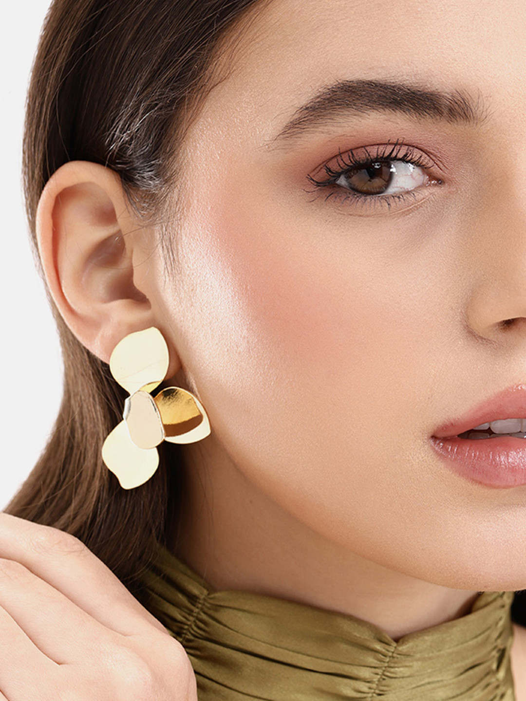 DressBerry Leaf Studs Earrings