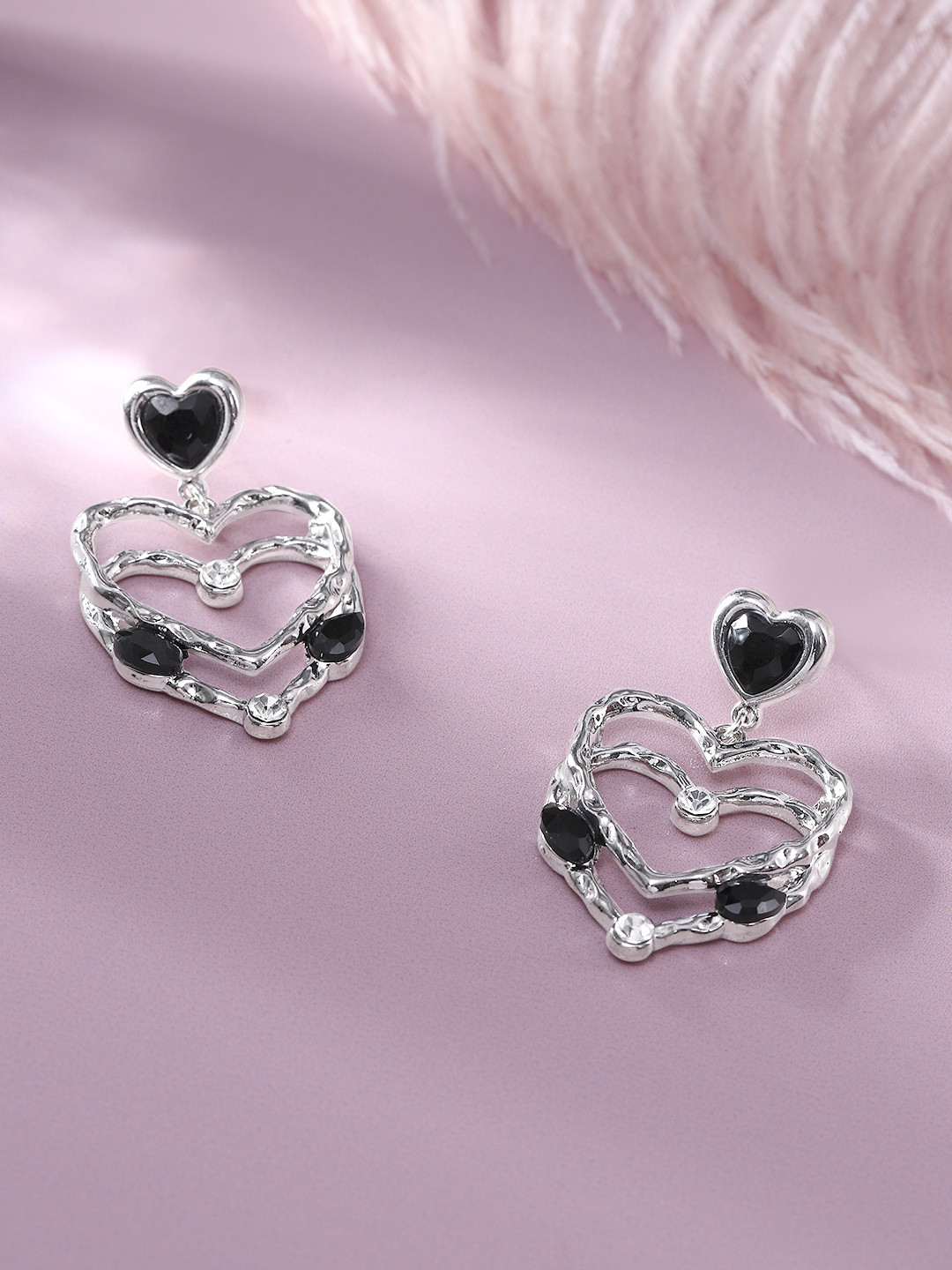 DressBerry Heart Shape Drop Earrings