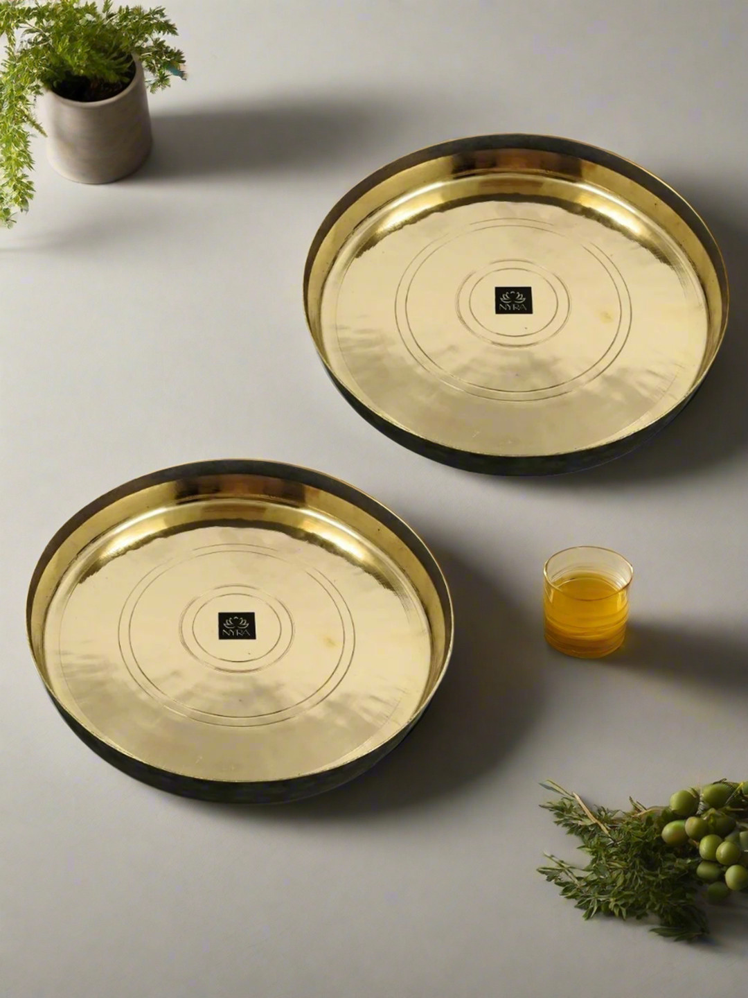 Nyra Kitchenware Gold-Toned 2025 2 Pieces Brass Dishwasher Safe Plates