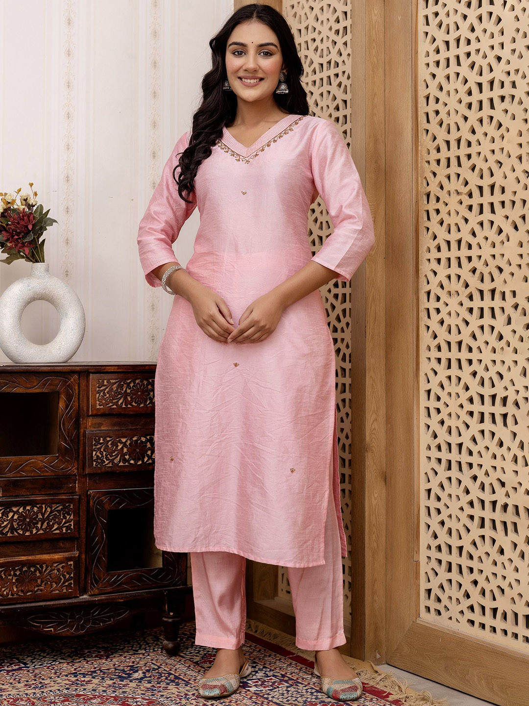 Kohsh Women Embroidered Sequinned Kurta
