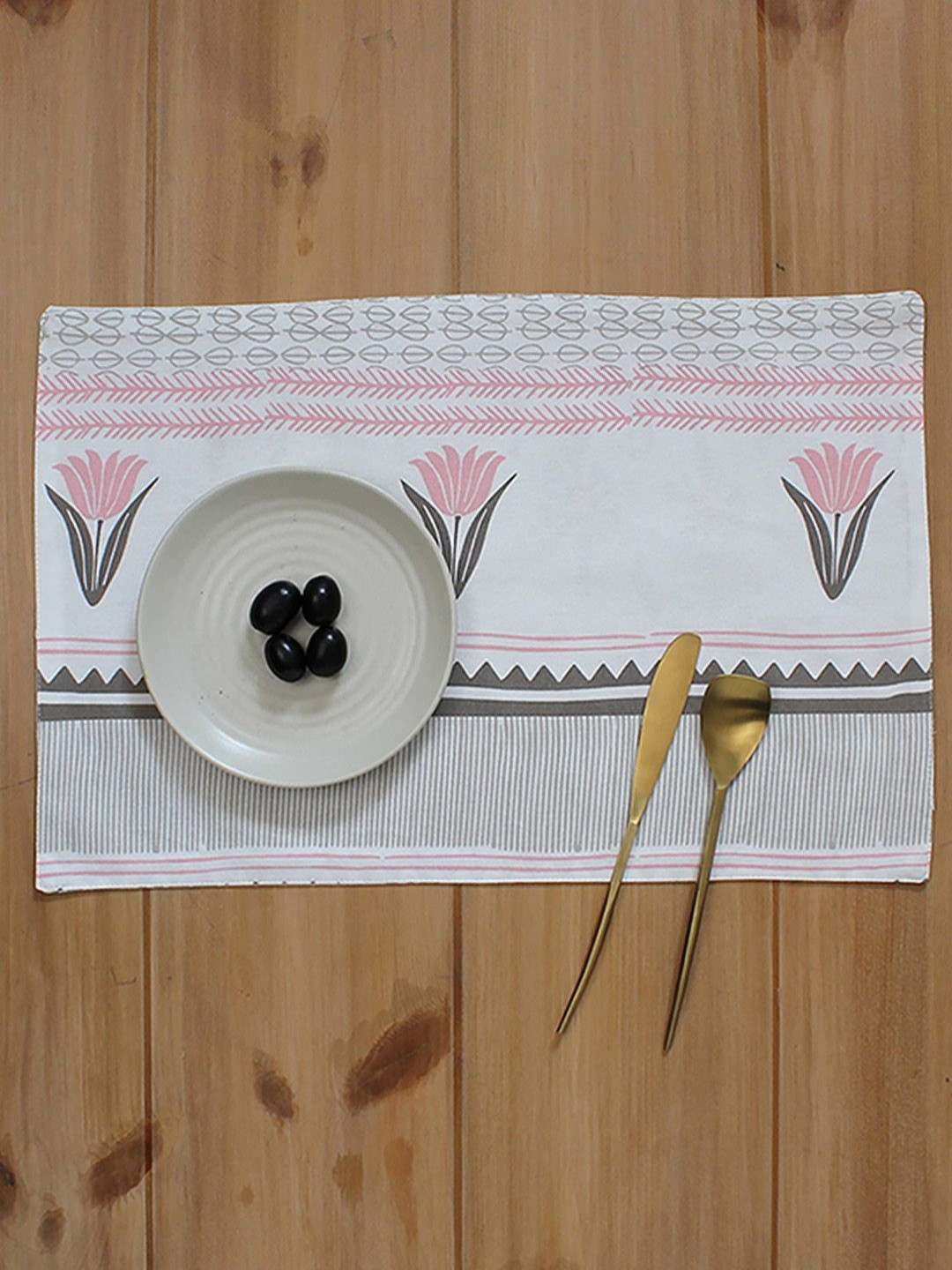 House This 6-Pcs Pink & White Printed Table Placemats