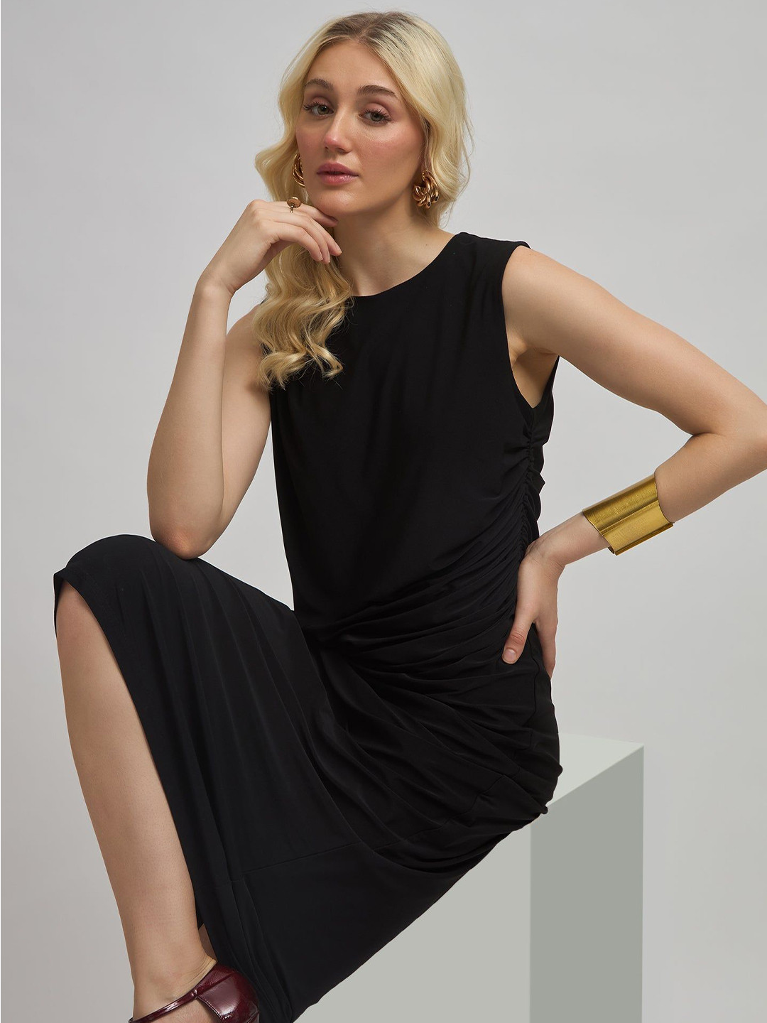 Virgio Viscose Stretch Fitted Midi Dress