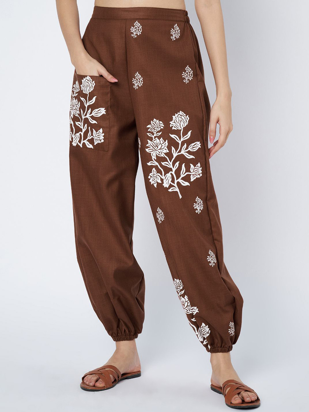 9rasa Women Ethnic Motifs Printed Smart Loose Fit High-Rise Easy Wash Trousers