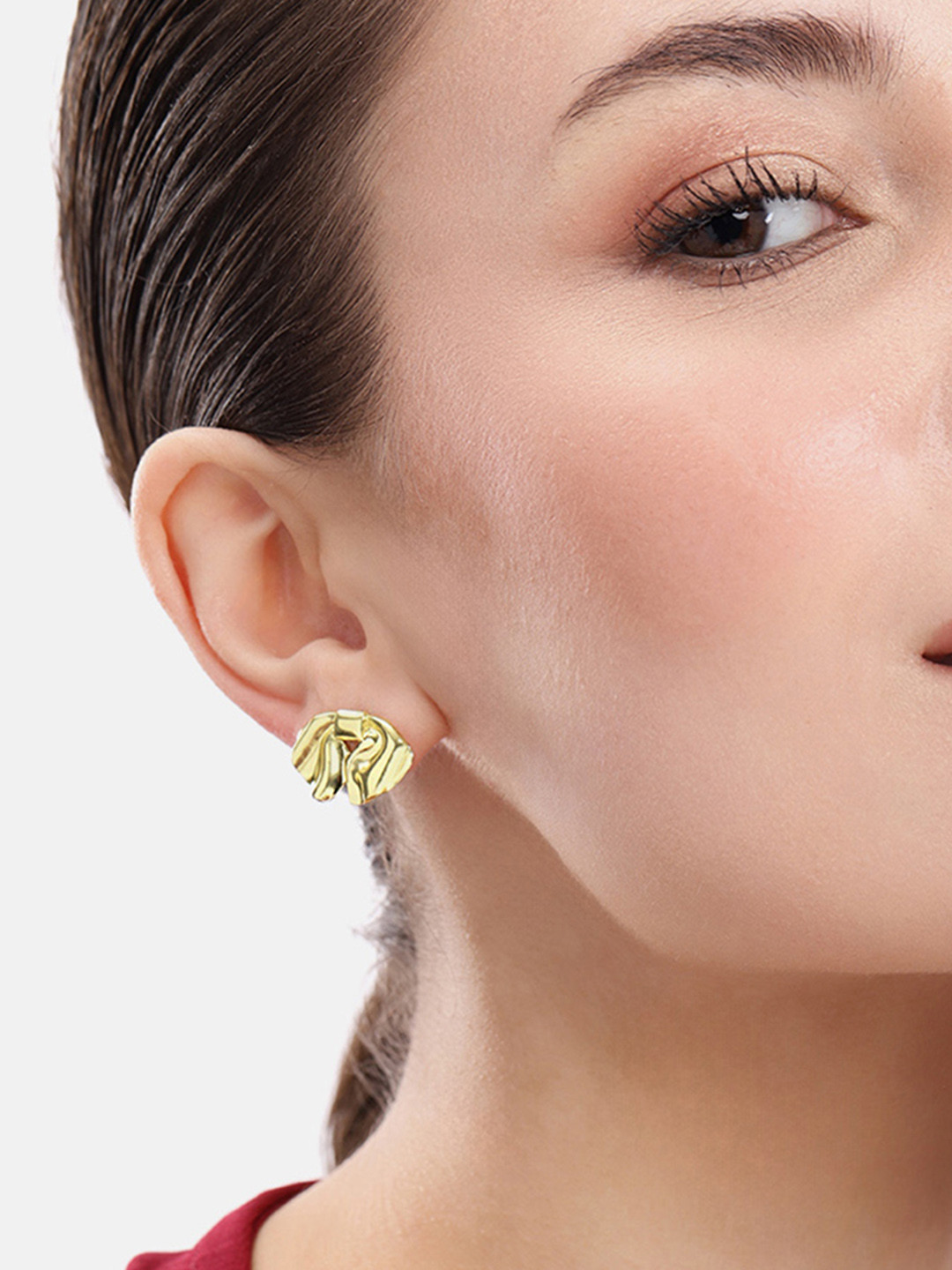 DressBerry Bow Shaped Studs Earrings