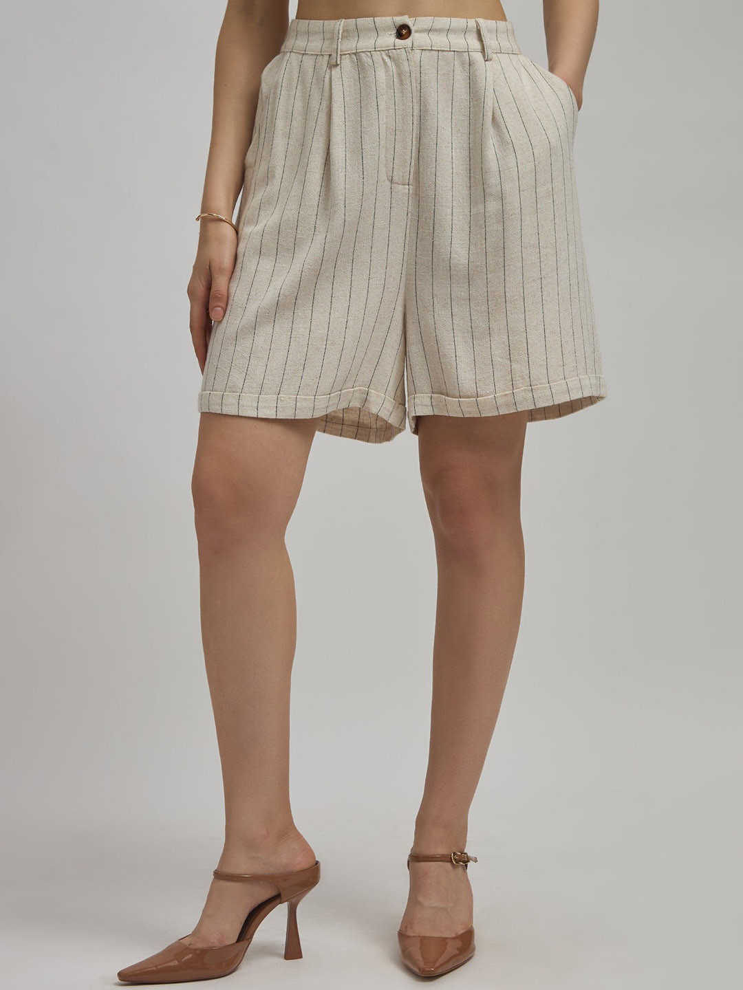 Virgio Linen Pinstripe Knee Length Shorts
