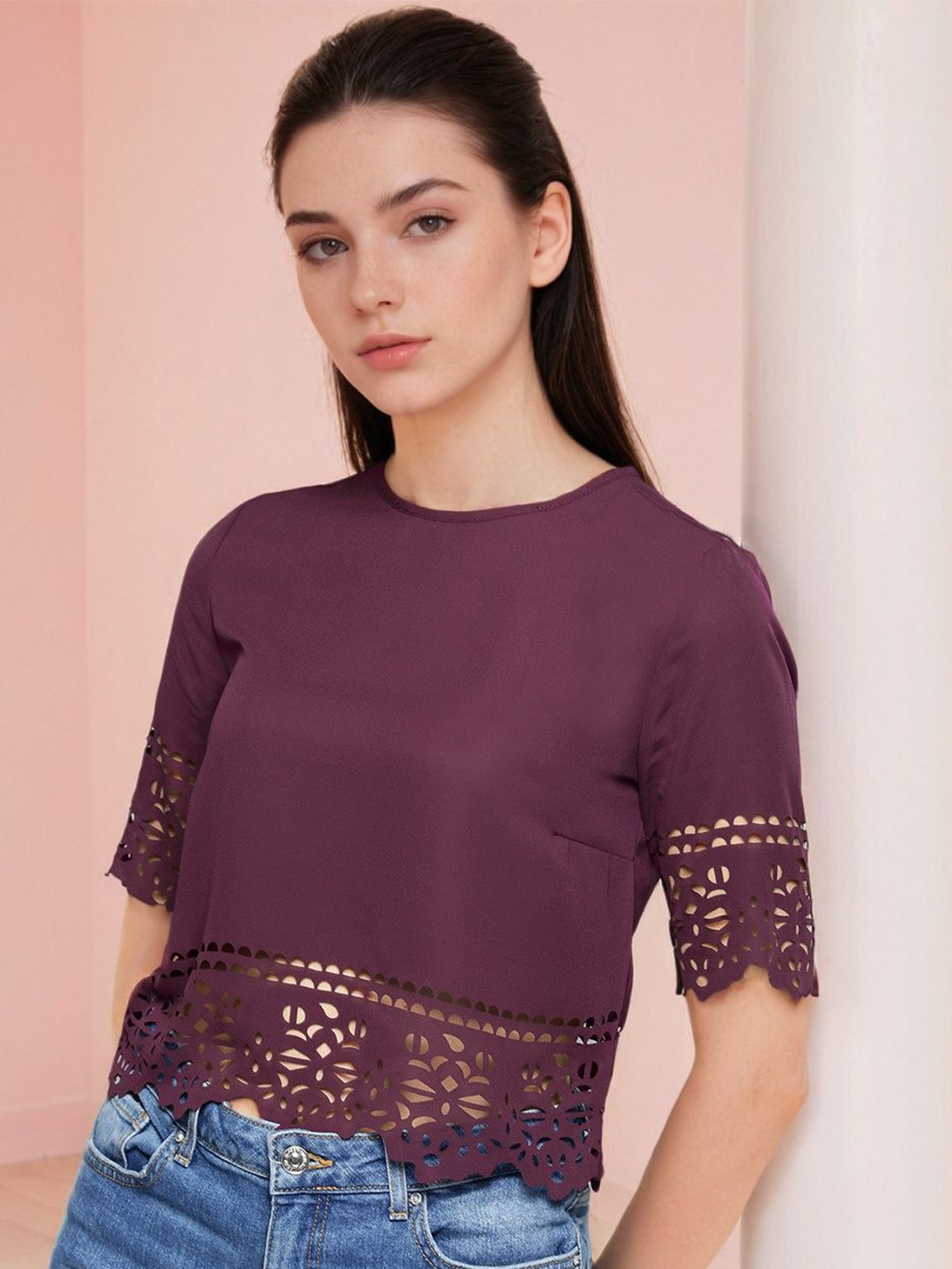 Stylecast X Slyck Solid Pattern Round Neck Short Sleeves Top