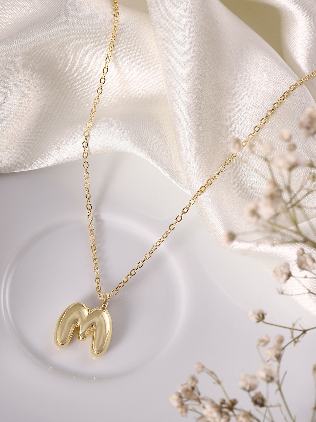 DressBerry M-Alphabet Pendent With Chain