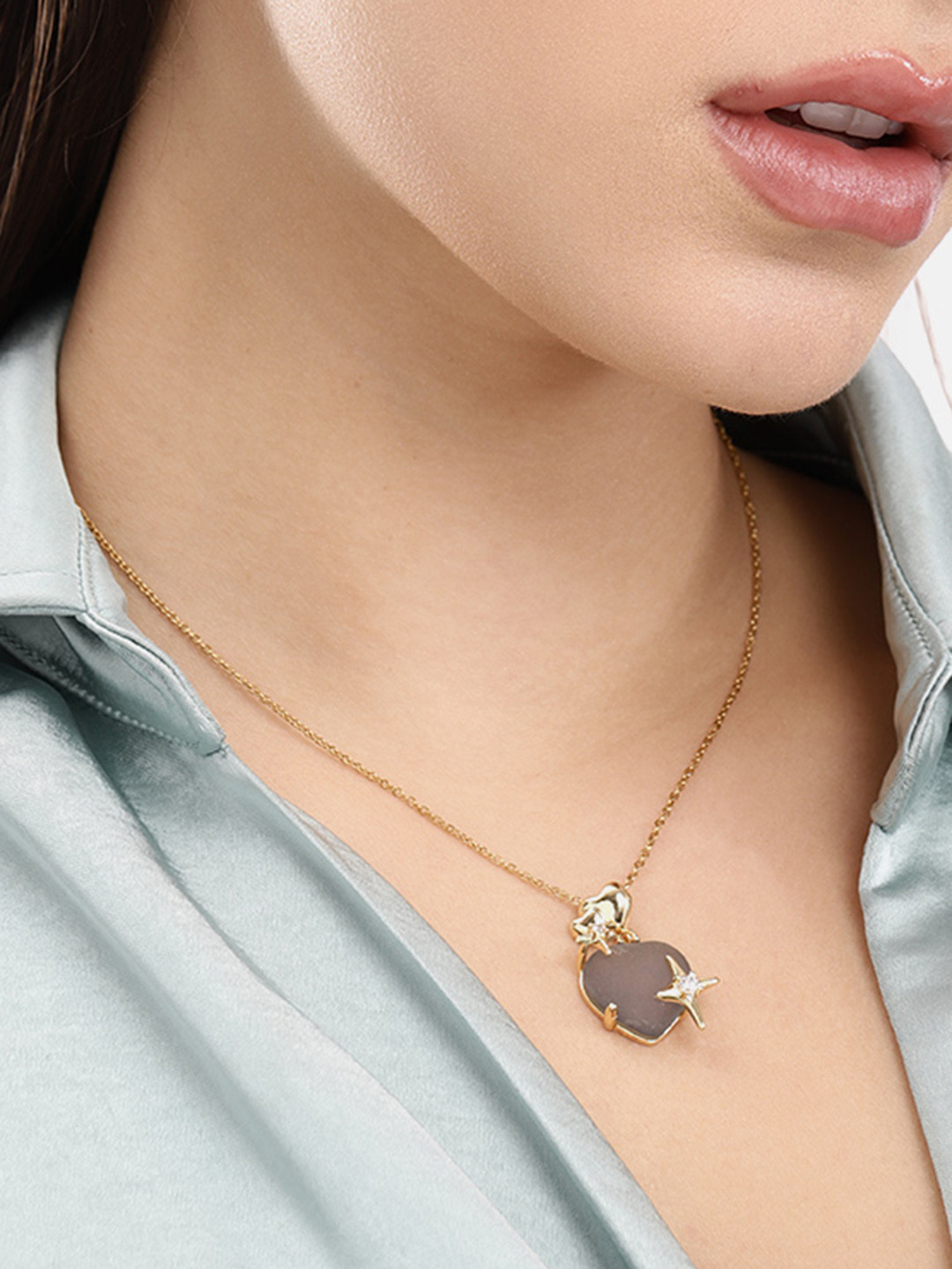 DressBerry Heart Shape Stone Studded Chain Necklace