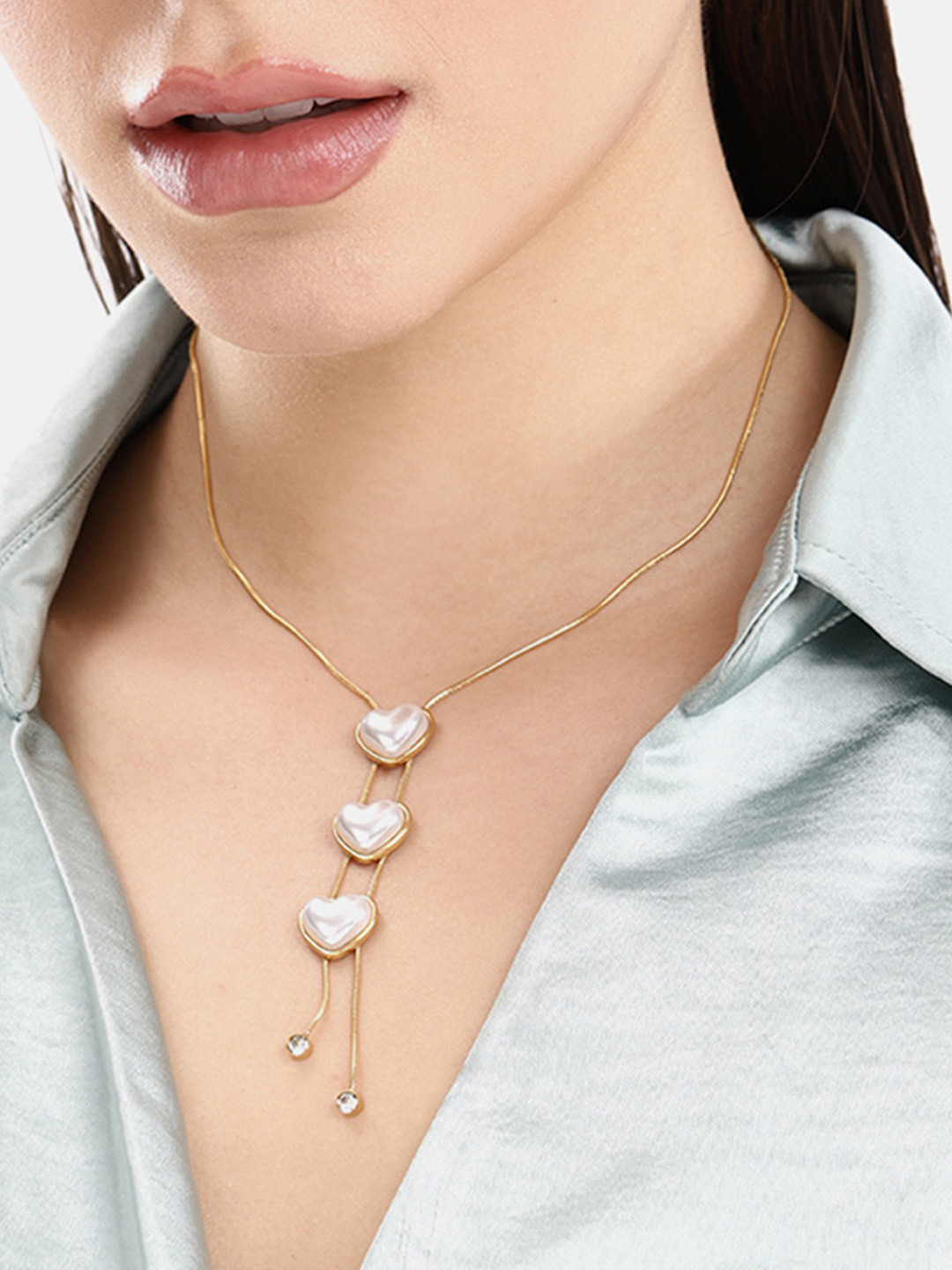 DressBerry Gold Toned Chain and Pendant