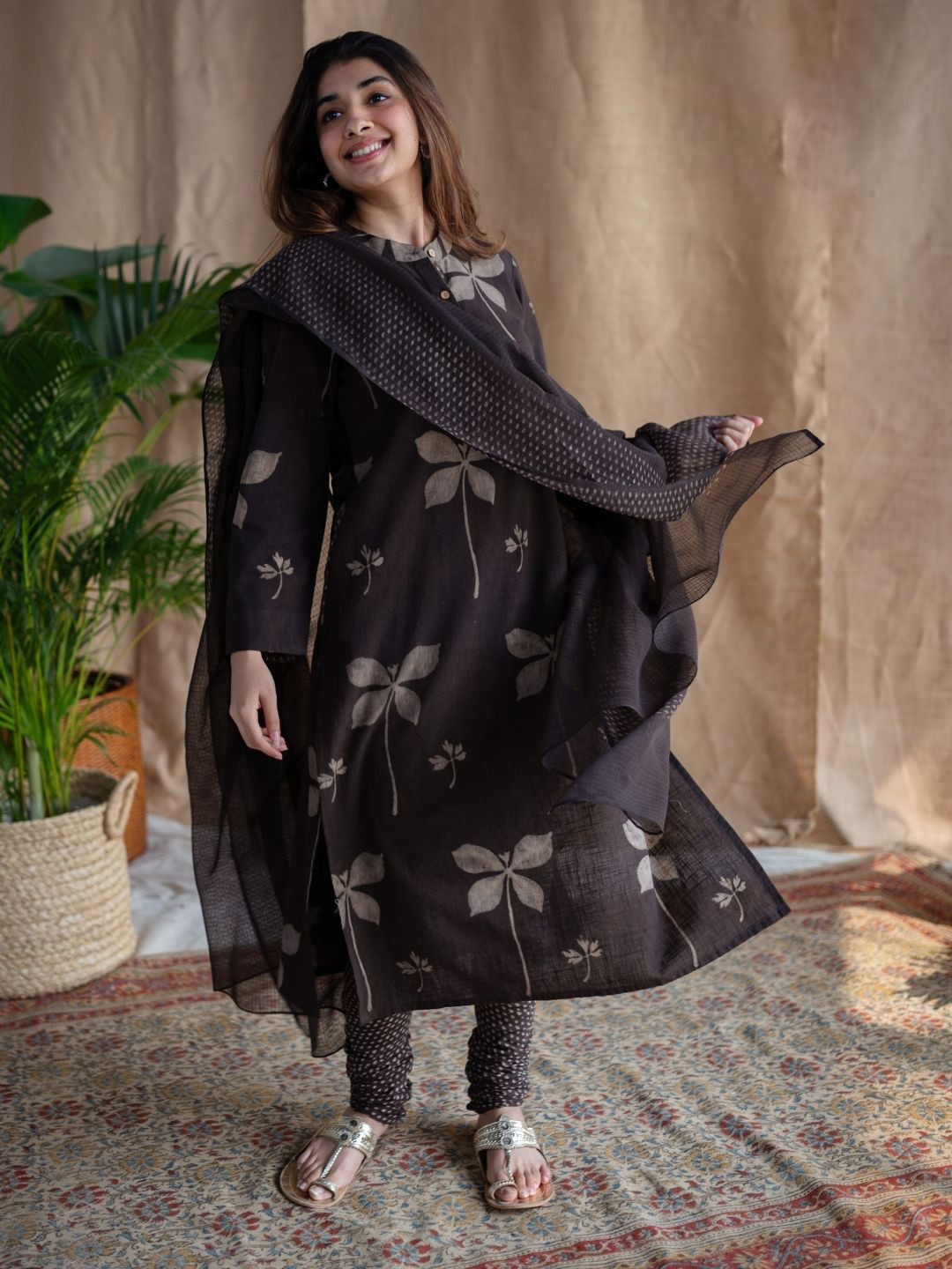 THE INDIAN ETHNIC CO Charcoal Droplet Butti Dabu Kota Doriya Dupatta