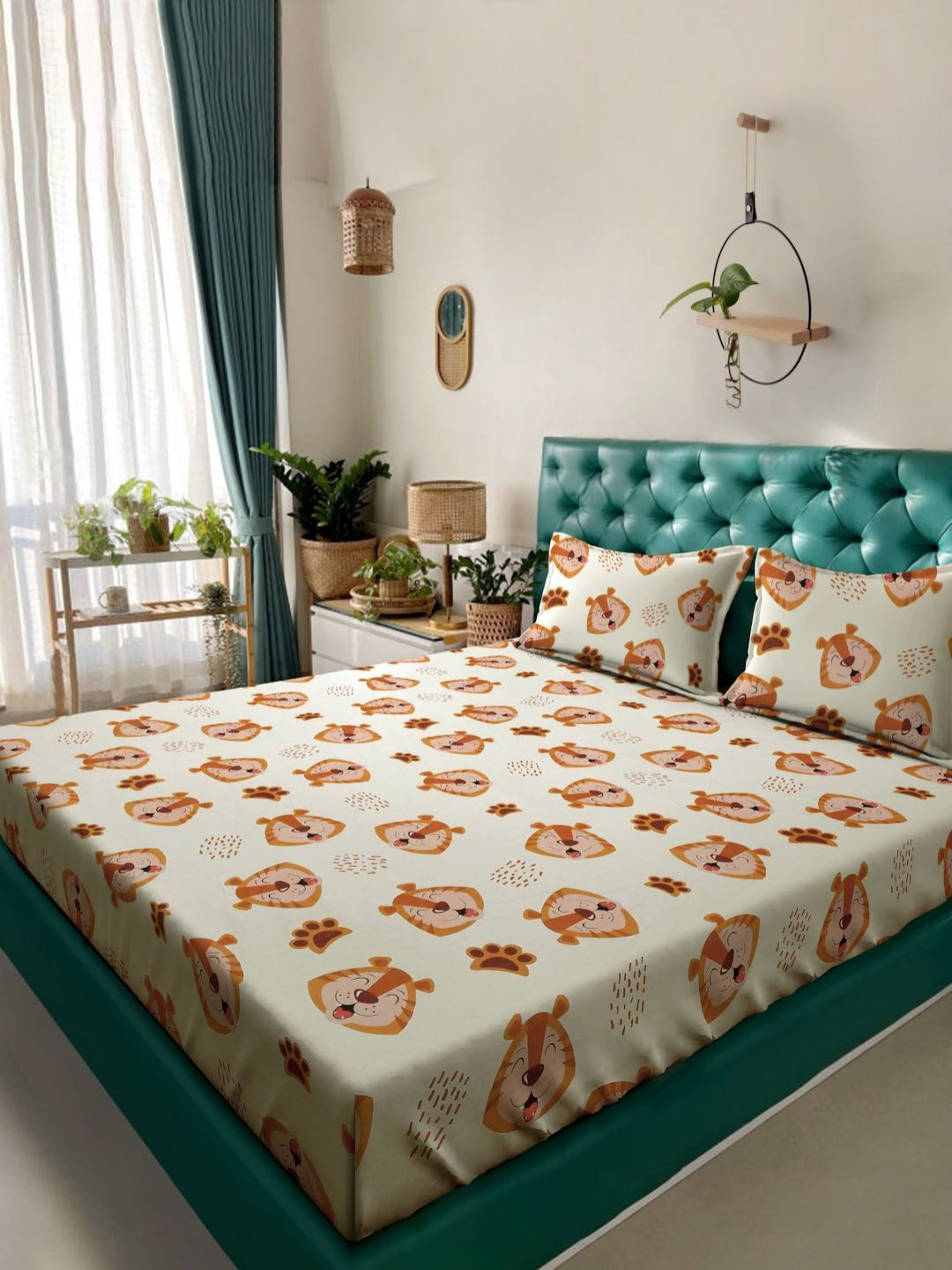 Myntra Elegant Homes Cream Animal Cotton 400 TC King Bedsheet with 2 Pillow Covers-98 x 87 inches