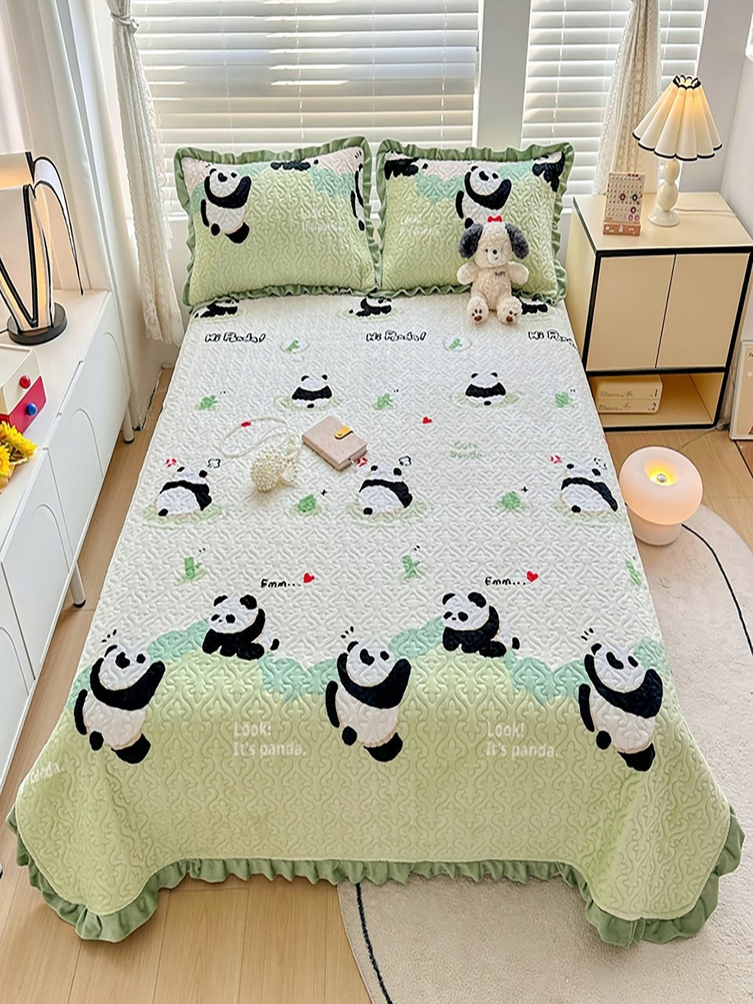 JC HOME White & Green Double Super- Double Bed Cover With PillowCovers