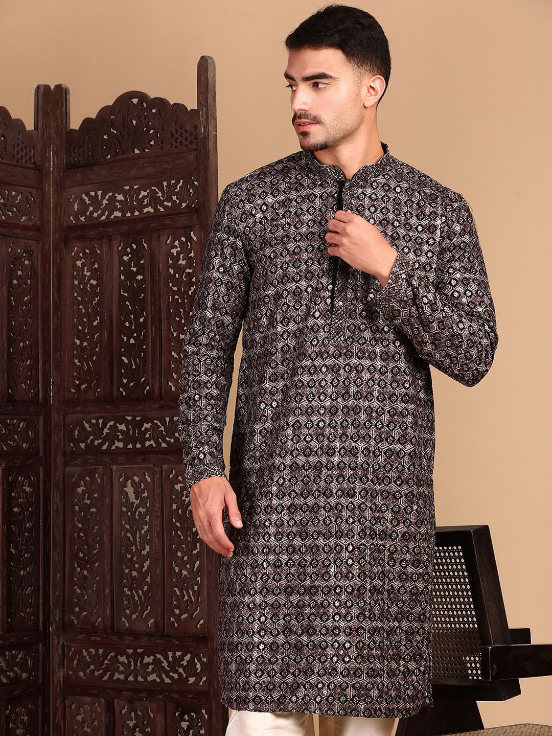 House of Pataudi Chic Geometric Pattern Chikankari Kurta With Sequin