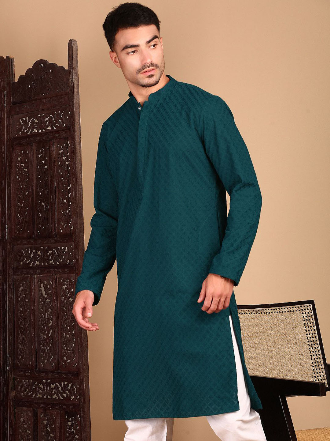 House of Pataudi Elegant Chikankari Straight Kurta
