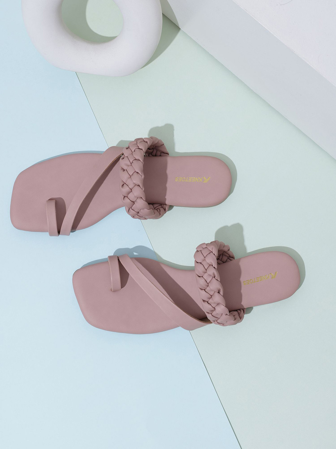 Kneetoes Women Soft Braided One-Toe Sandals