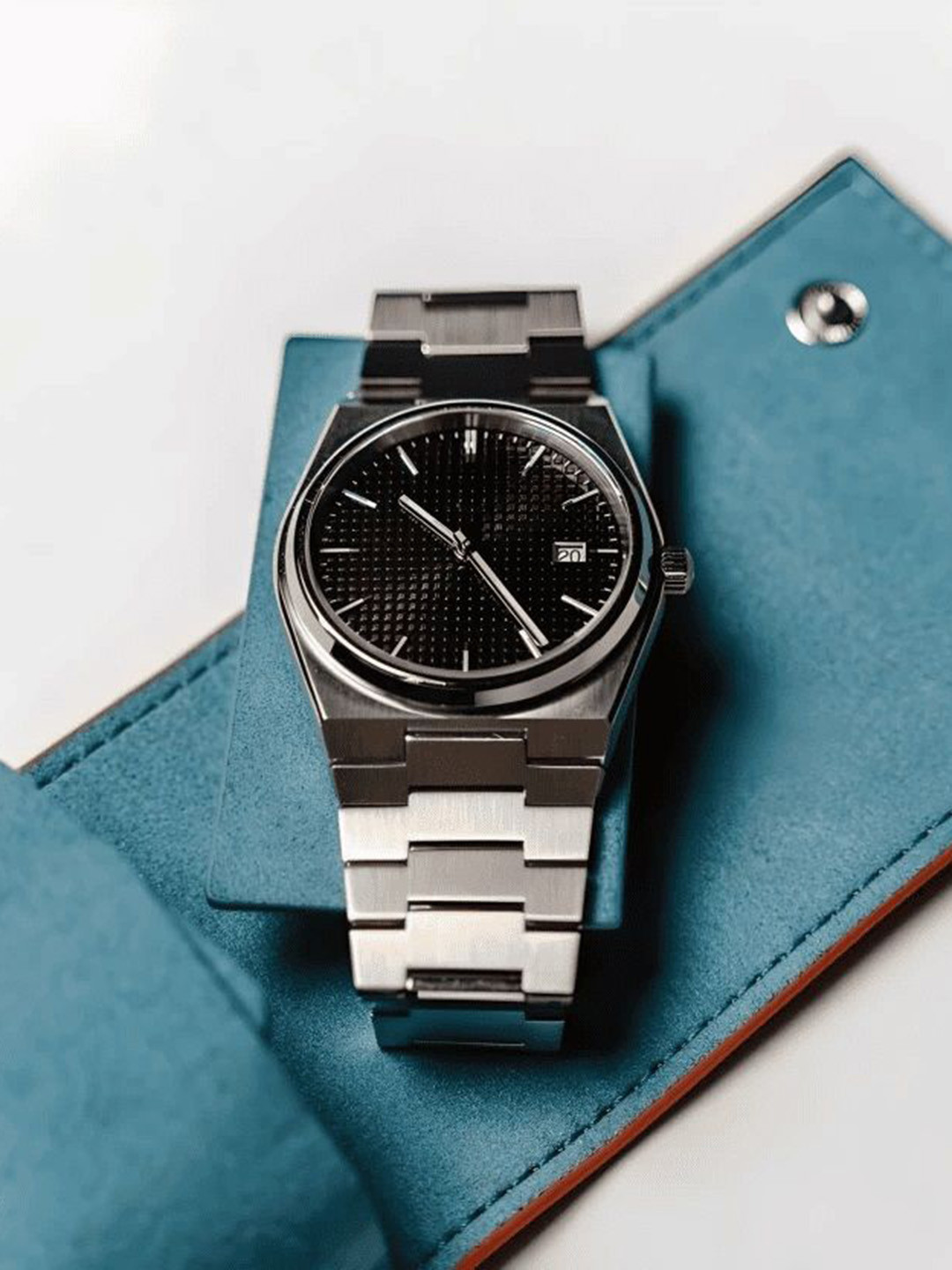 Moover Men Printed Dial & Bracelet Style Straps Analogue Watch App Analo Silver