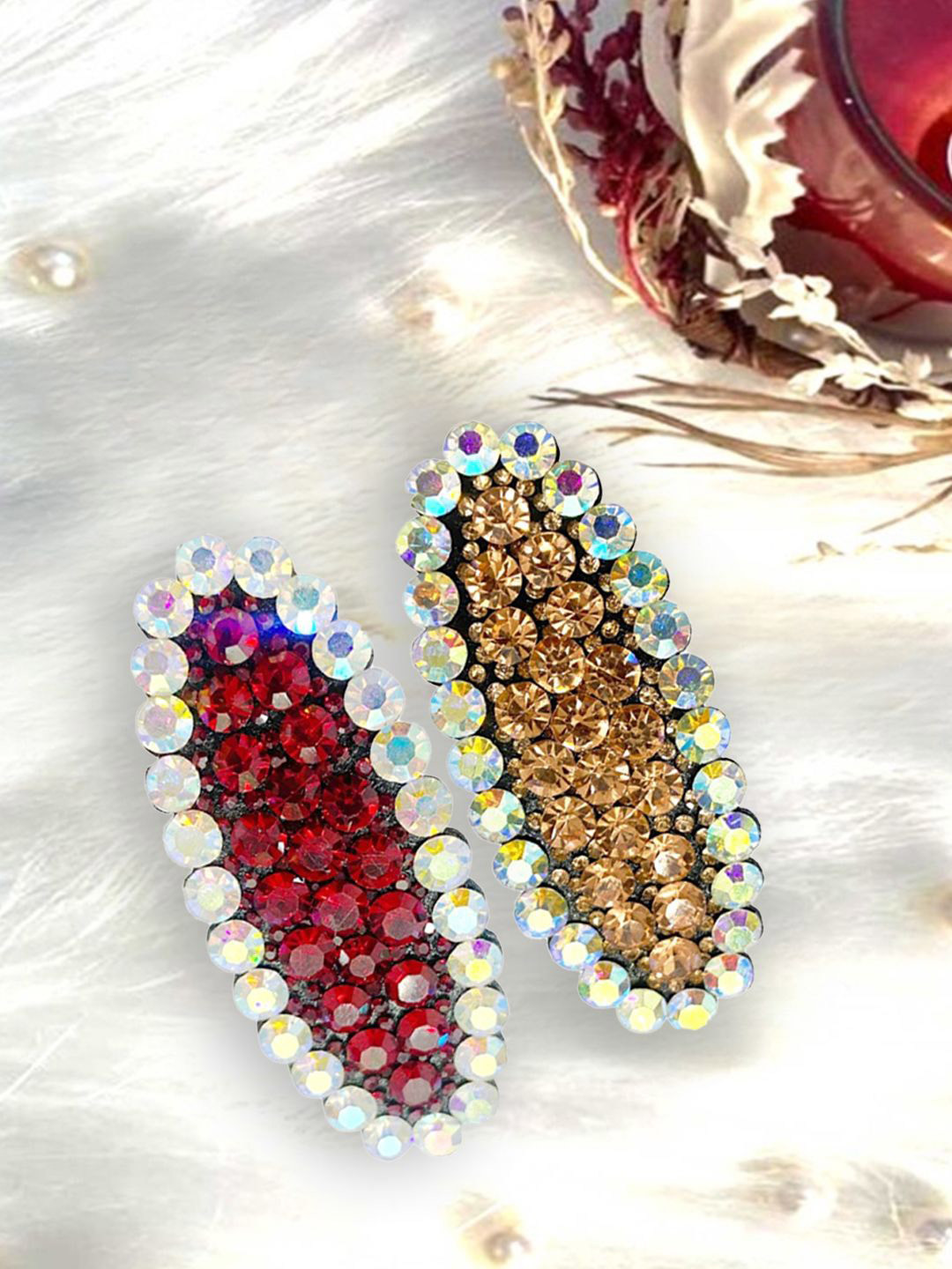 LYKAA Set of 2 Sparkling Fancy Hair Clip With Rhinestone Color may Vary