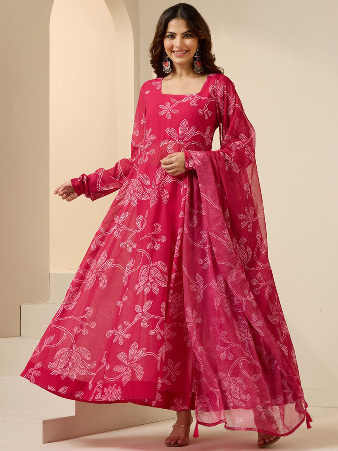 Ishin Women Floral Printed Panelled Kurta with Trousers & With Dupatta
