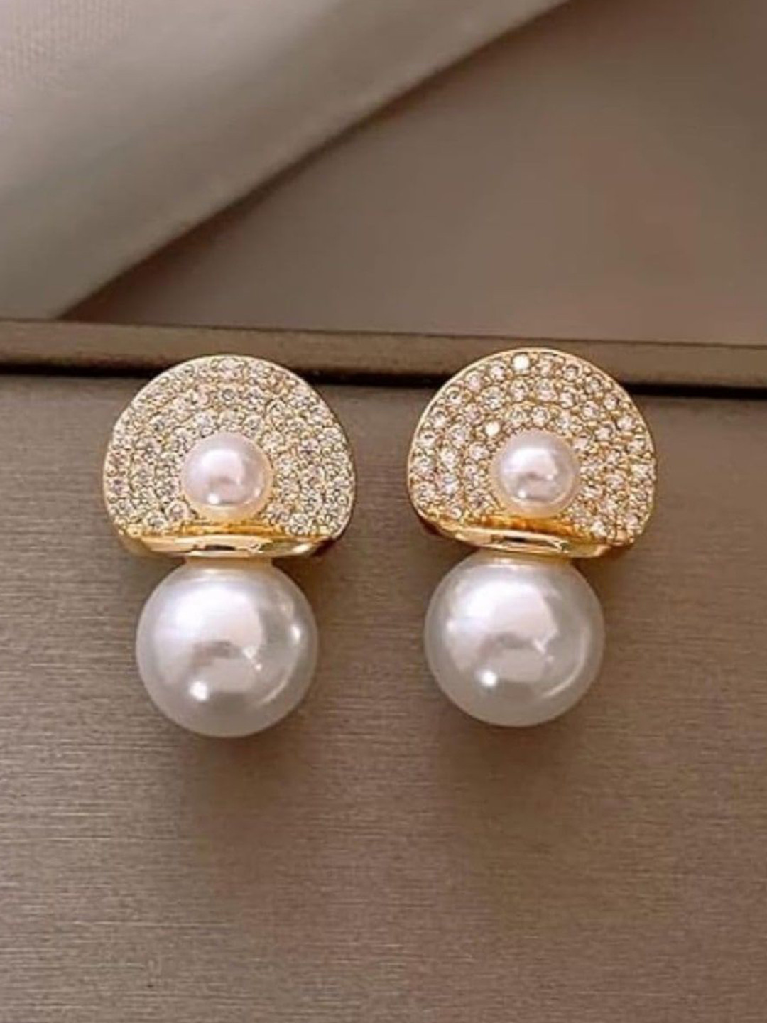 RV YUWON Contemporary Studs Earrings