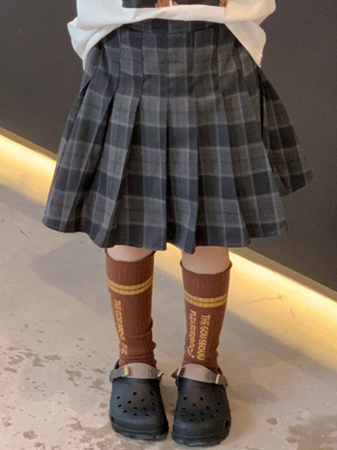 LULU & SKY Plaid Pattern Pleated A-line Skirt