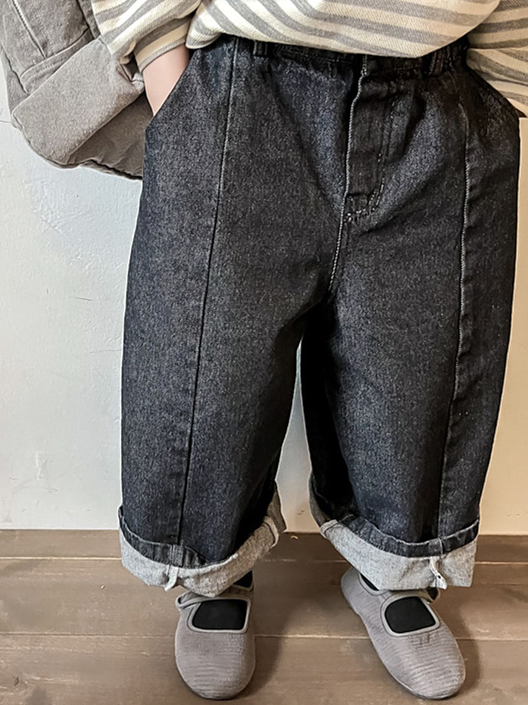 LULU & SKY Unisex Kids High-Rise Low Distress Light Fade Jeans