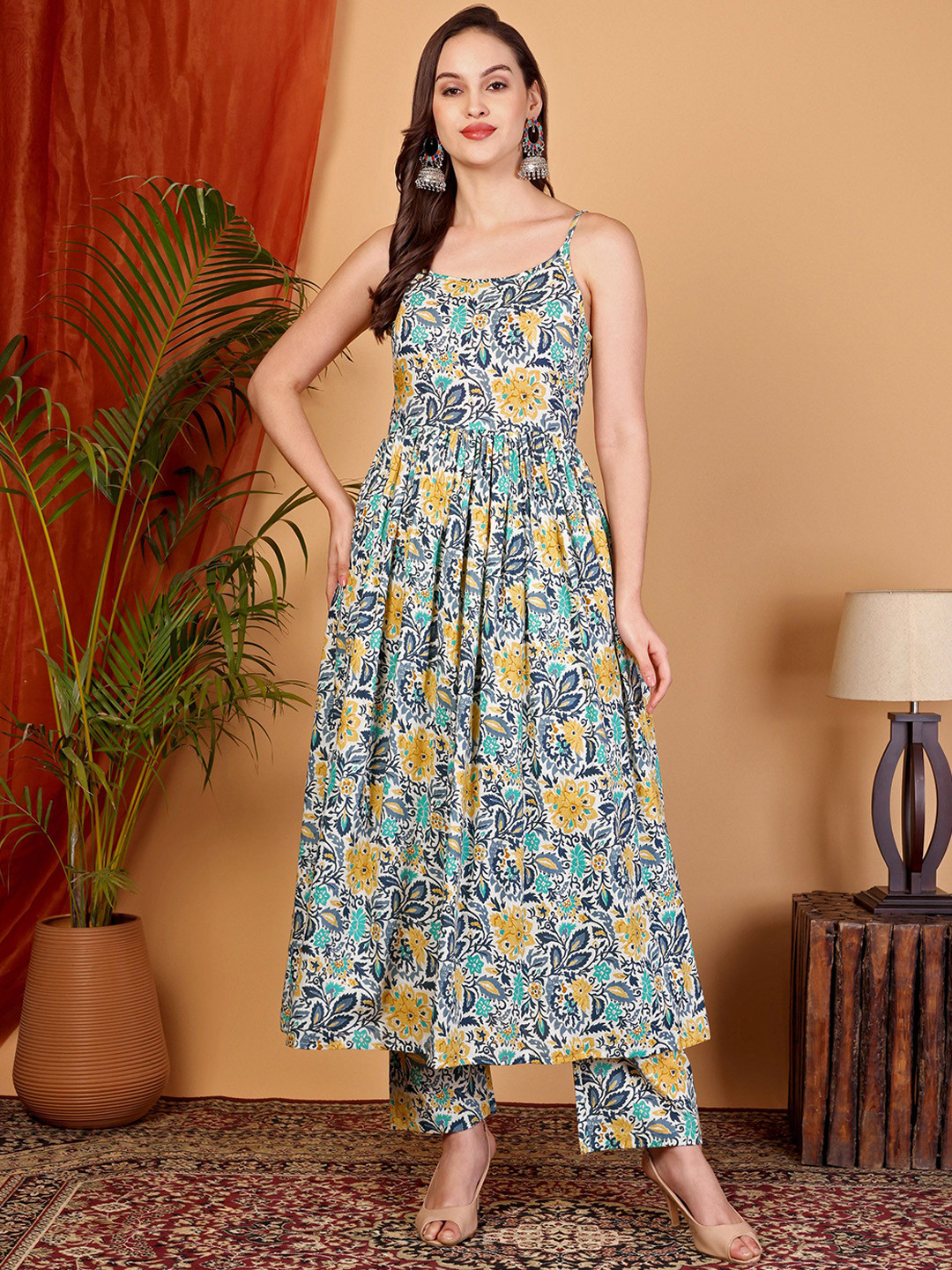 TARANJAL Women Floral Printed Layered Pure Cotton Kurta with Trousers