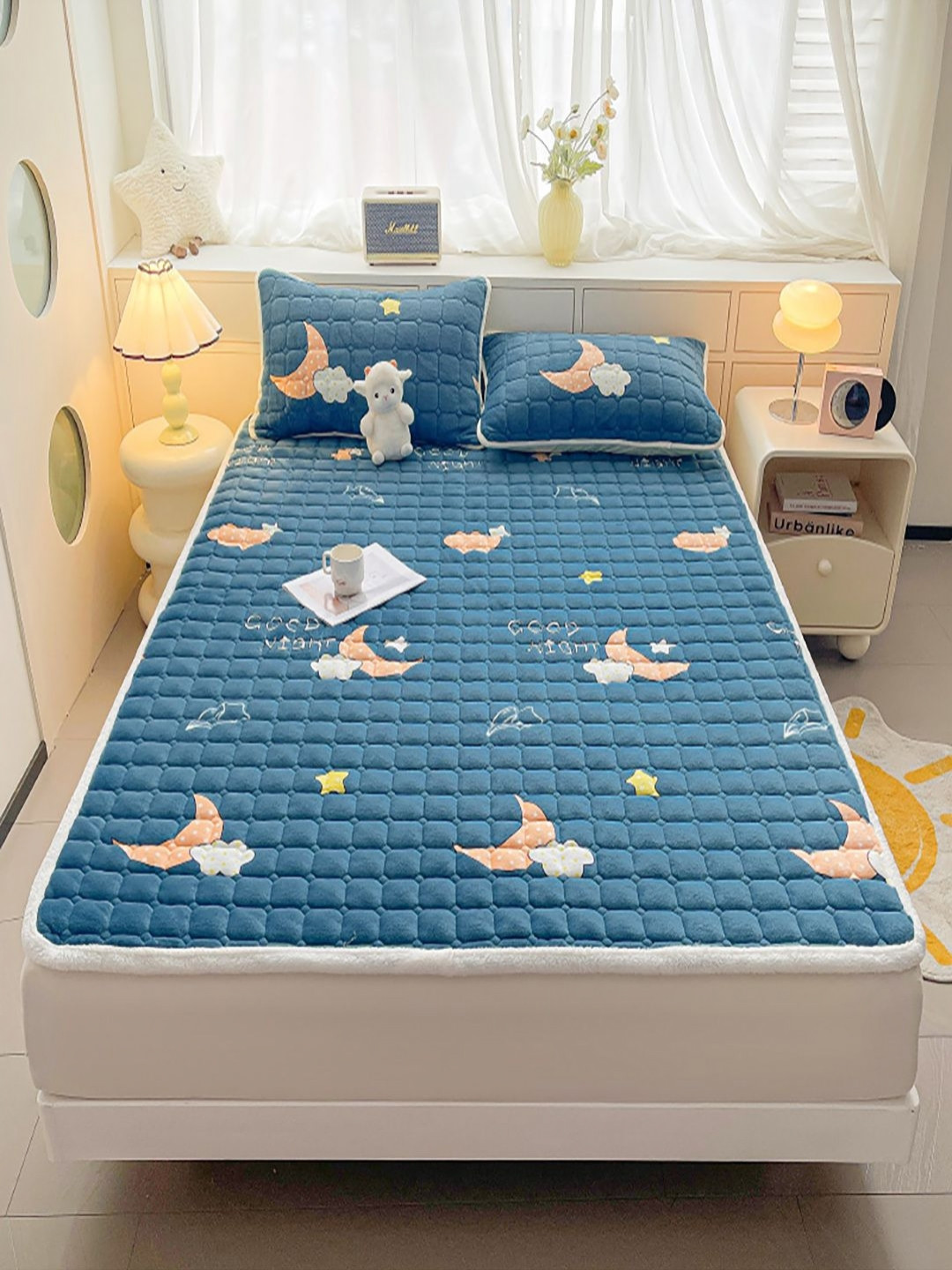 JC HOME Blue & Beige Graphic 150 TC King Bedsheet with 2 Pillow Covers