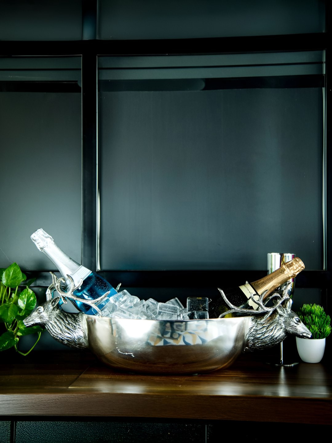 giBOX Reindeer Doe Beverage Tub Bowl Ice Bucket for Home Parties