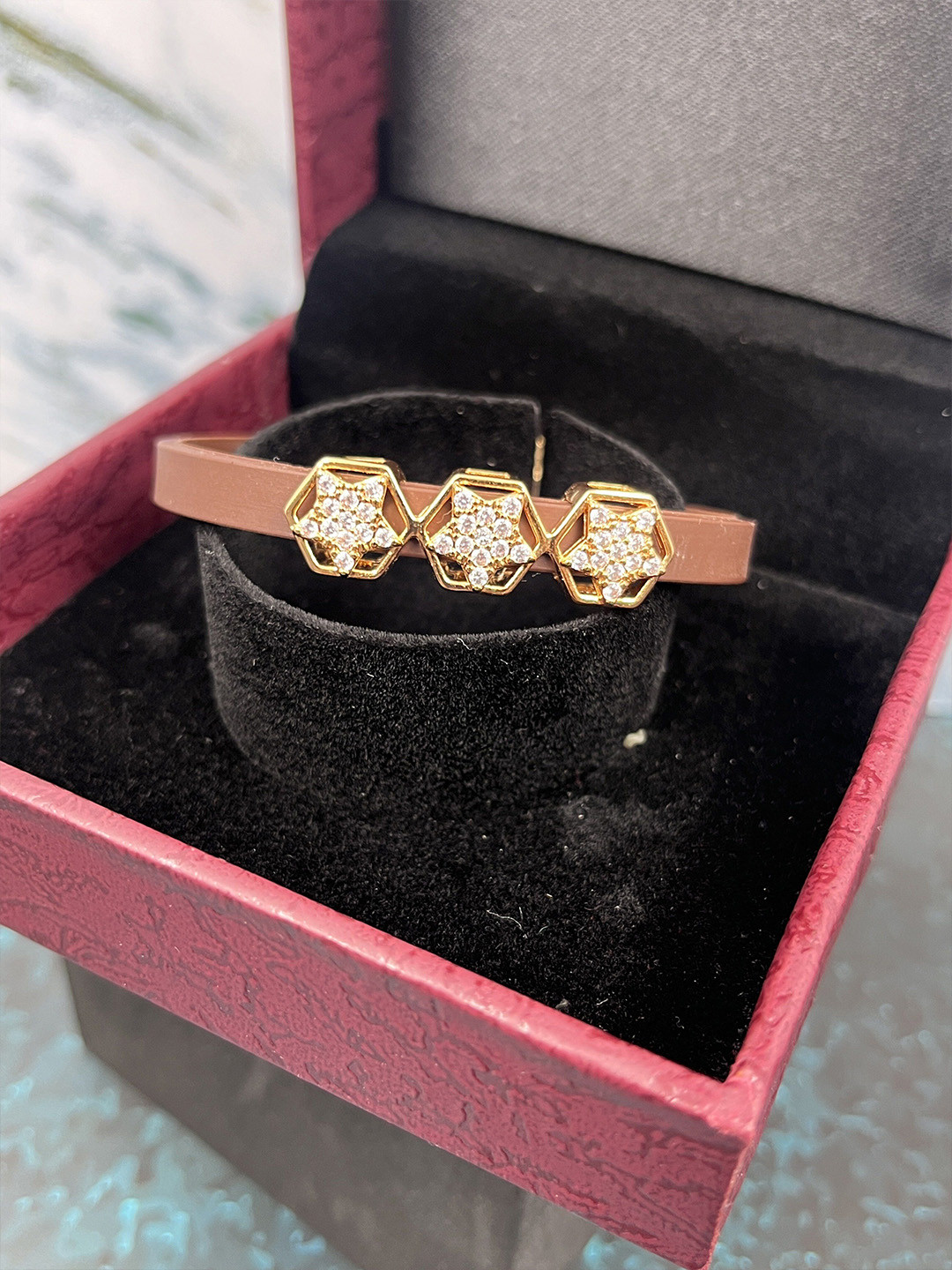 DRAMATIC EFFECT Unisex Rose Gold-Plated Wraparound Bracelet