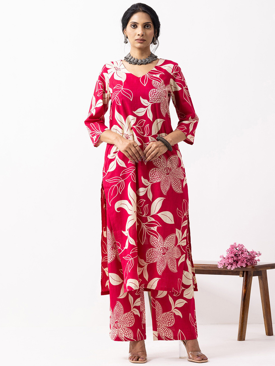 THE INDIAN CAUSE Women Floral Printed Regular Pure Cotton Kurta with Trousers