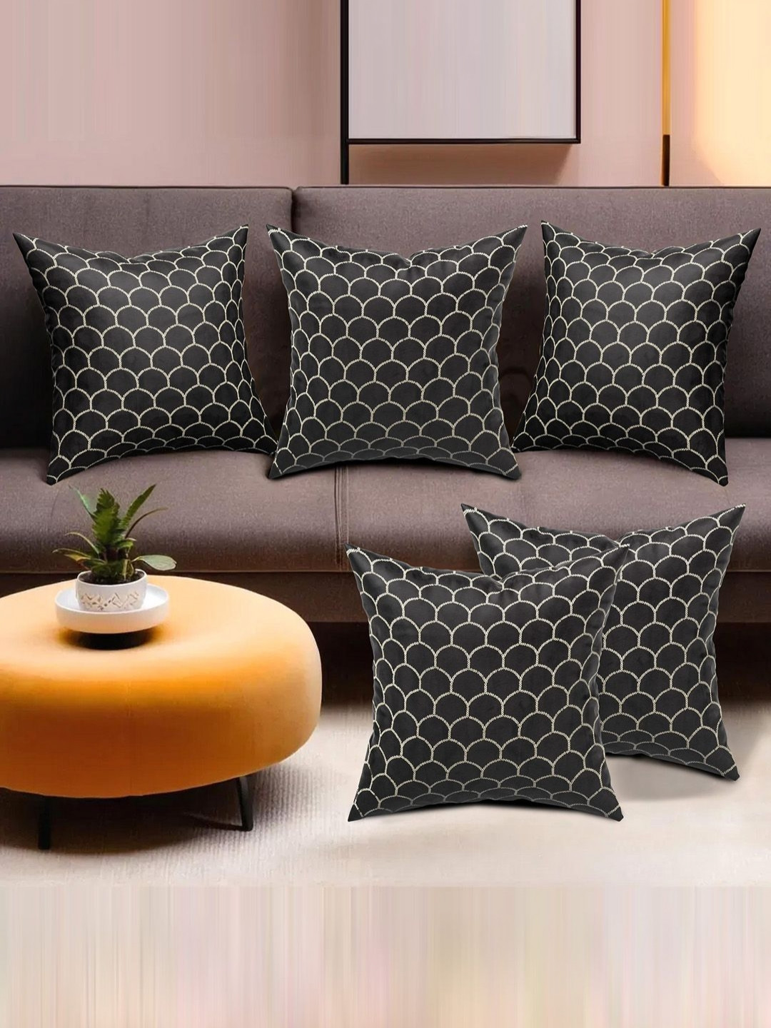 Aura Fancy Black Geometric Velvet Washable 5 Pcs Square Cushion Covers - 16.5 x 16.5 In