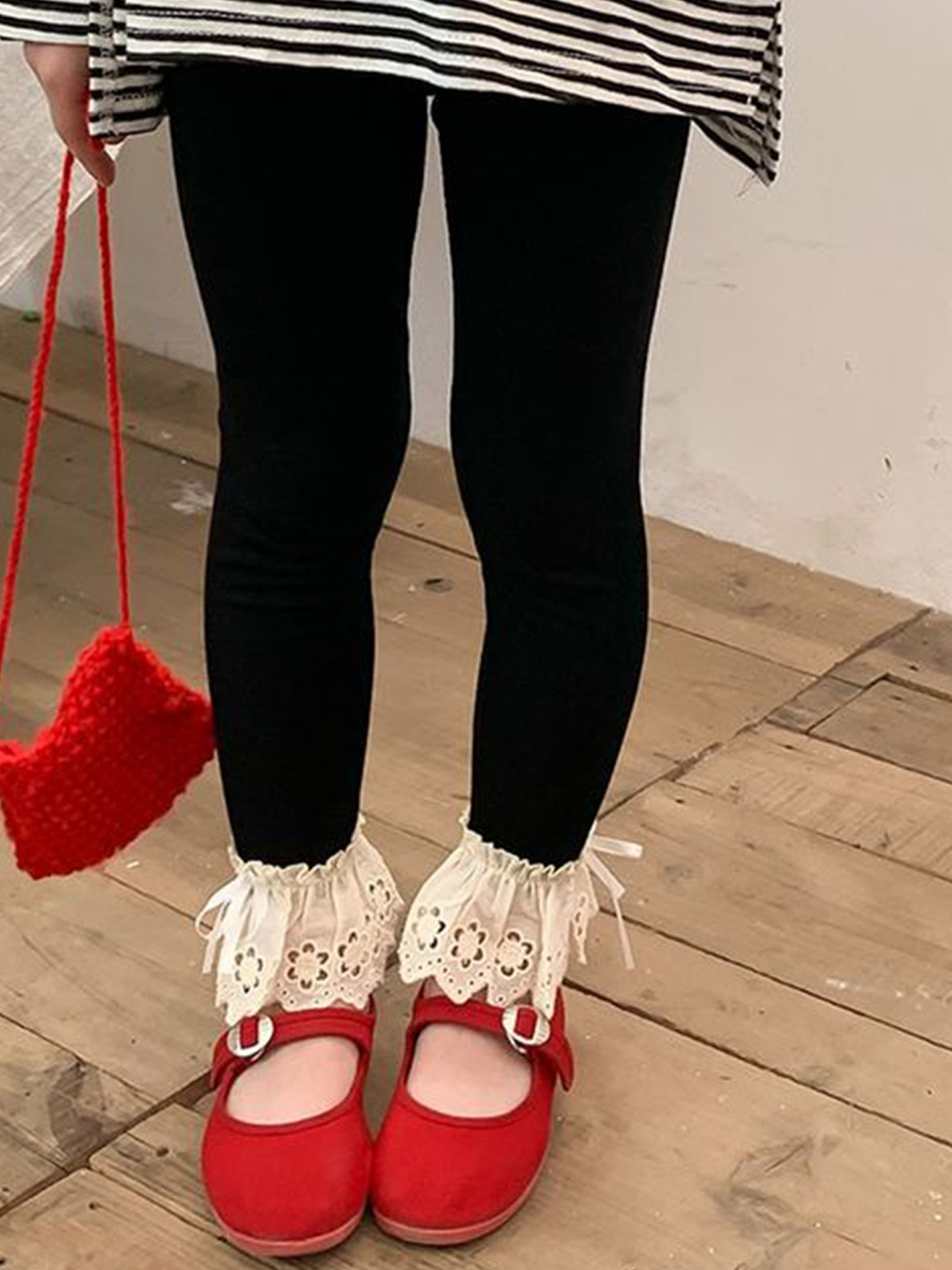 LULU & SKY Girls Contrast Lace Hem Skinny Fit Ankle Length Leggings