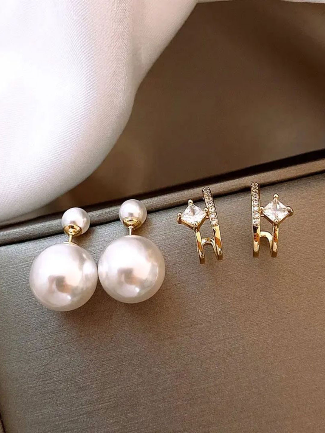 Estailo fashion Gold-Plated Stone Studded Alloy Pearl Of Wisdom Earrings