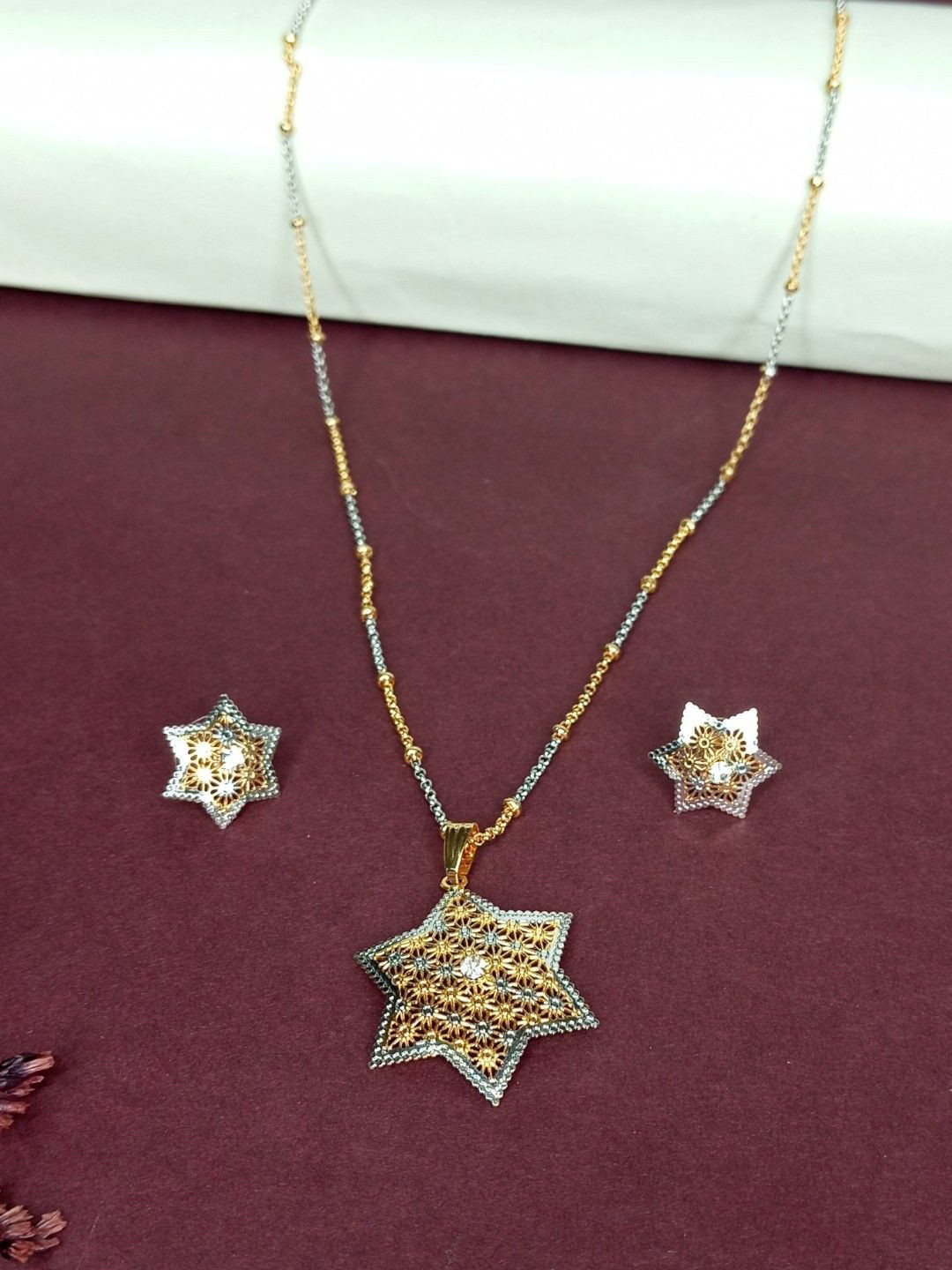 DressBerry Dual-Plated Stone Studded Jewellery Set