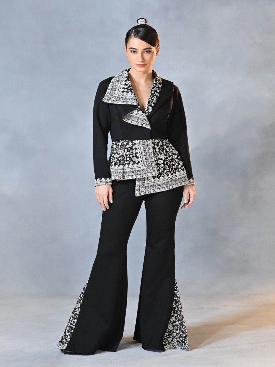 OMBRELLO Embroidered 2-Piece Single-Breasted Suit