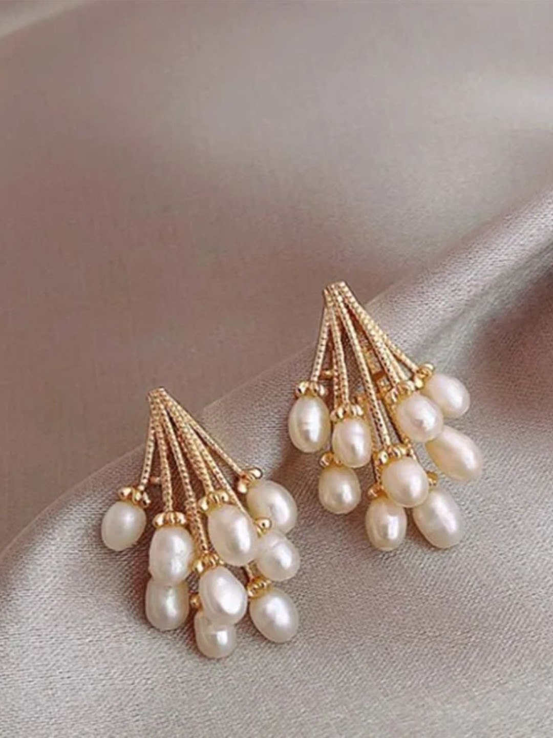 Estailo fashion Gold-Plated Pearls Beaded Contemporary Drop Earrings