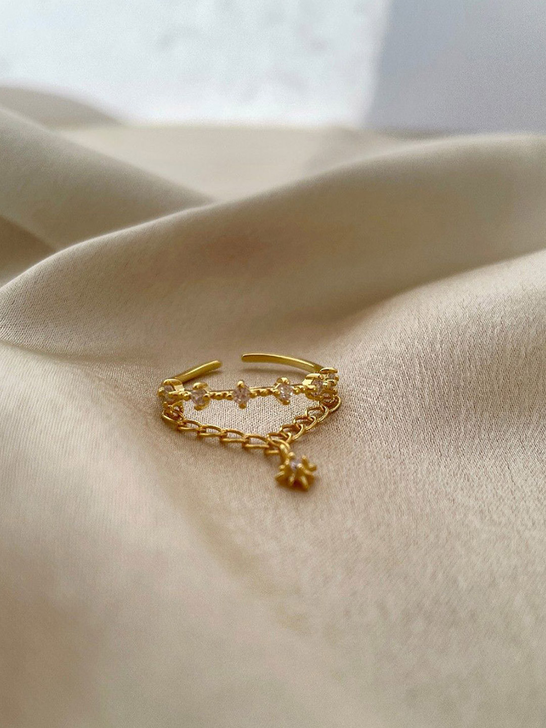 ISHKAARA Star Chain Hanging Ring With Stainless Steel Anti-Tarnish Design