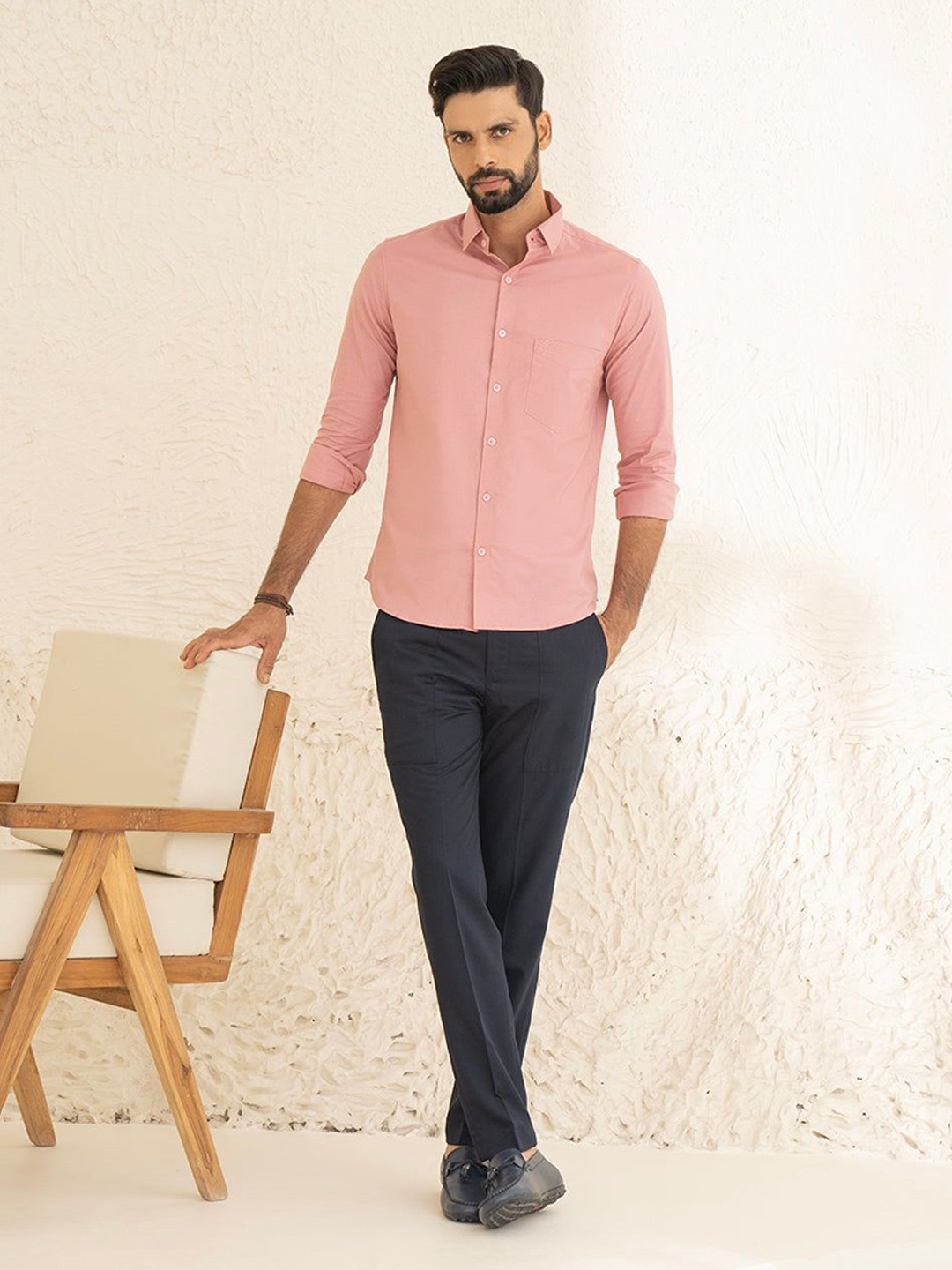 SWISS HORN Cotton Spread Collar Casual Shirt