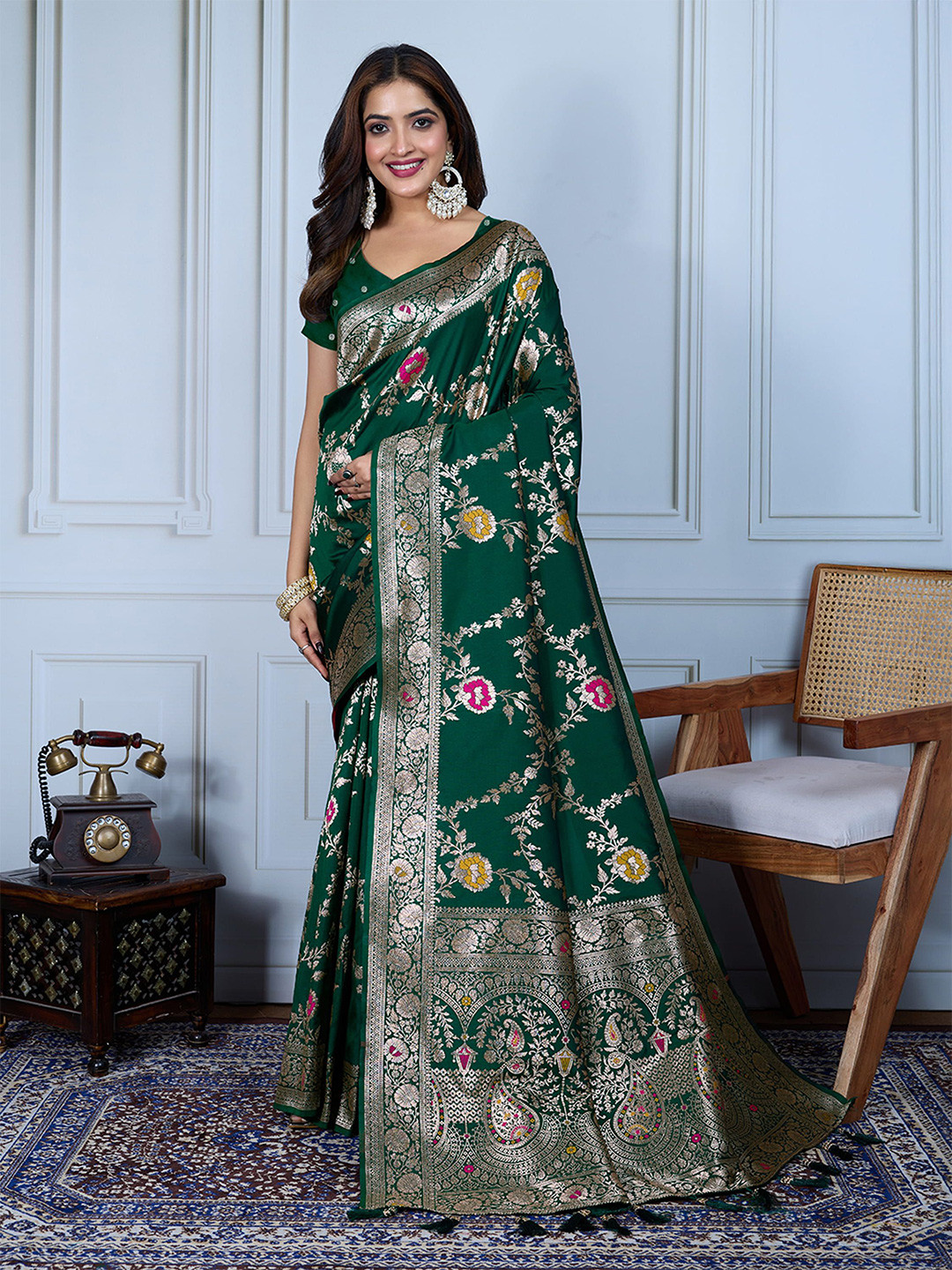House of Pataudi Woven Design Banarasi Floral Jaal Saree With Blouse Piece