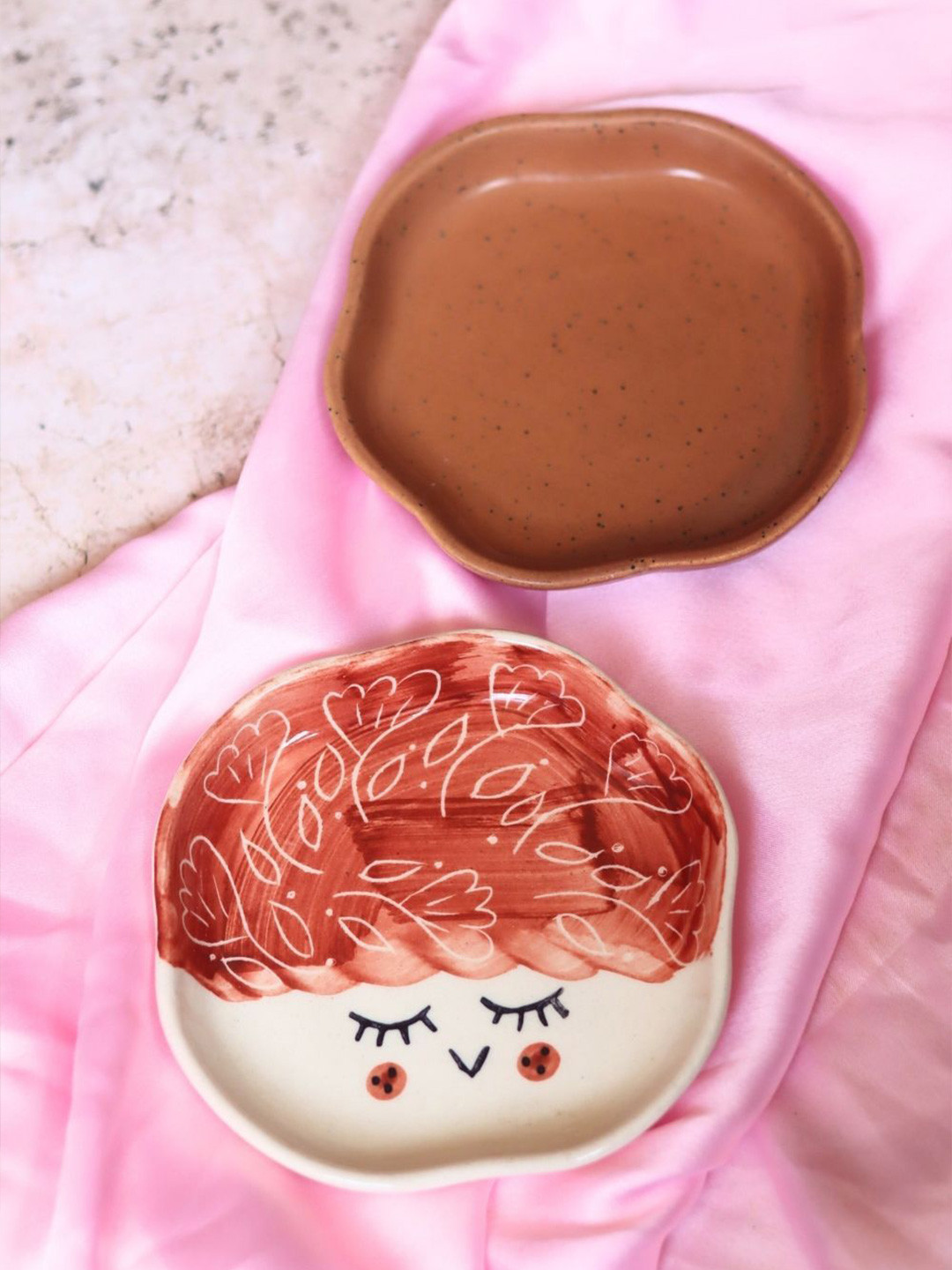 WEAVING HOMES Unisex Rust Plates