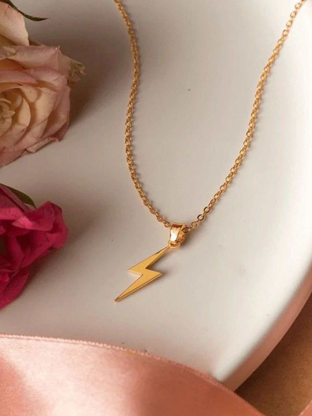 PASU FASHION Men Gold-Plated Lightning Bolt Minimal Chain