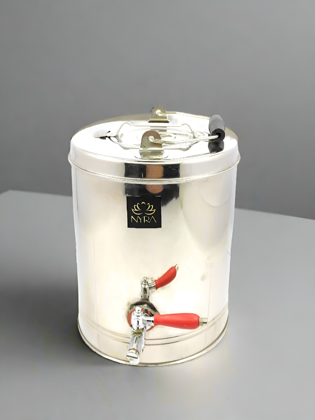 Nyra Kitchenware Steel Stainless Steel Dishwasher Safe Kettle With Tap-15 L