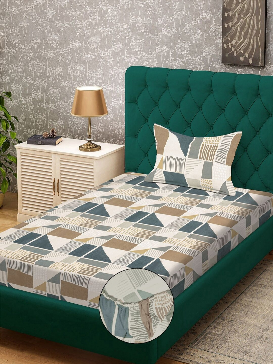 KLOTTHE Book Fold Grey Geometric Polycotton 300 TC Fitted Single Fine Bedsheet with a Pillow Cover-89 x 59 inches