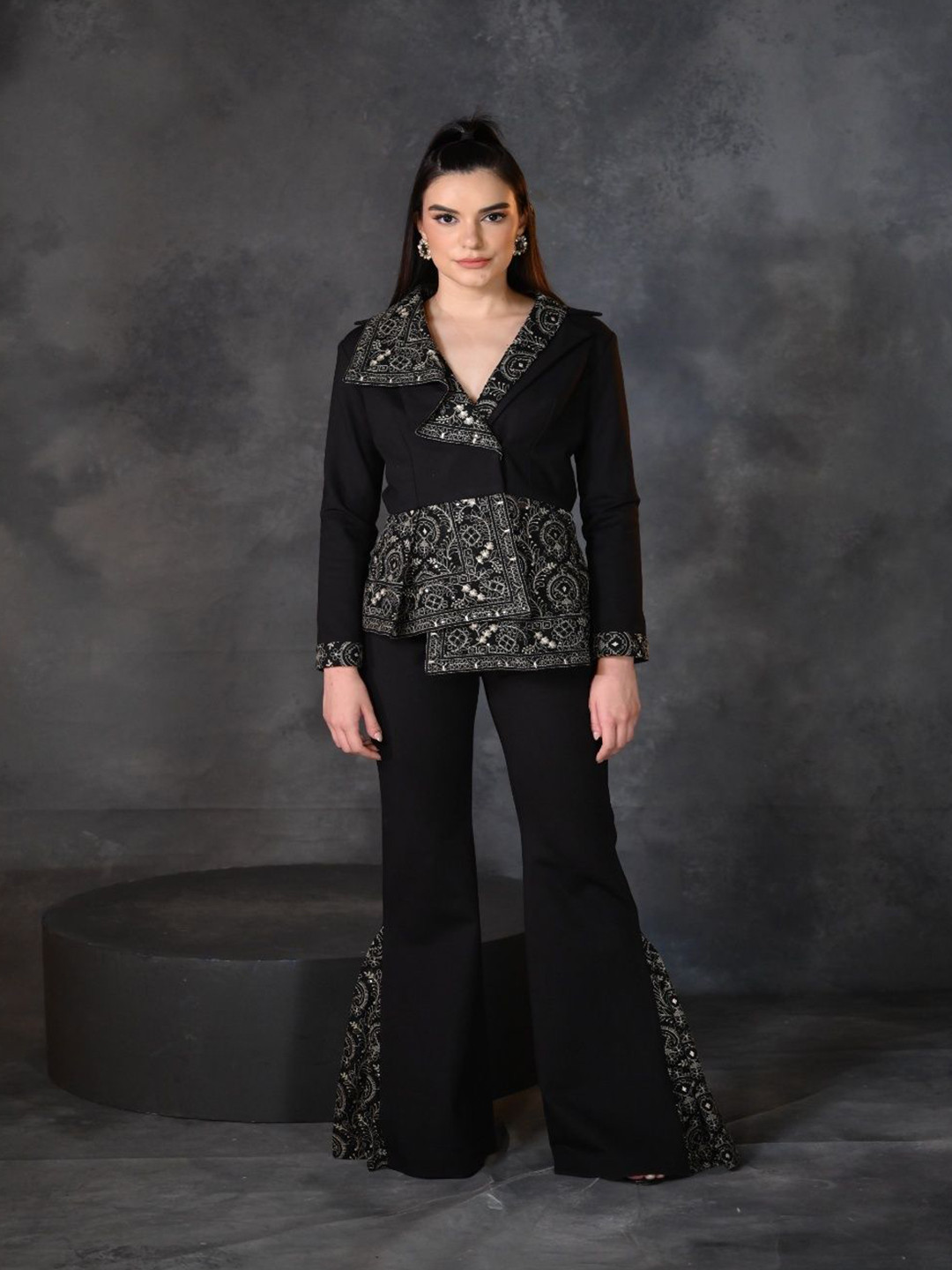 OMBRELLO Embroidered 2-Piece Single-Breasted Suit